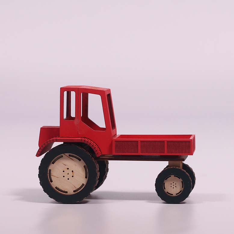 Tractorașul din filmul “Carbon”