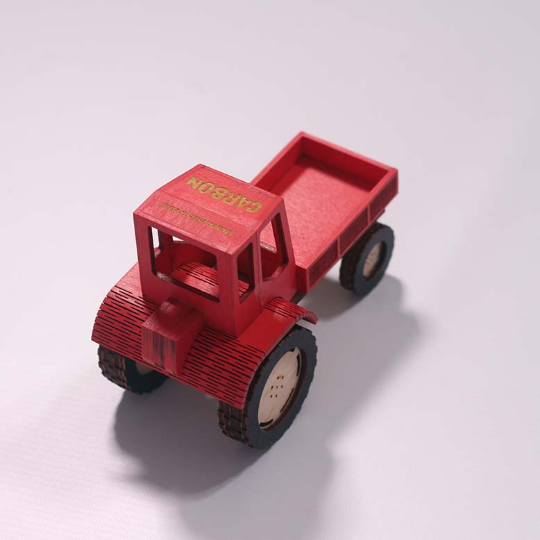 Tractorașul din filmul “Carbon”