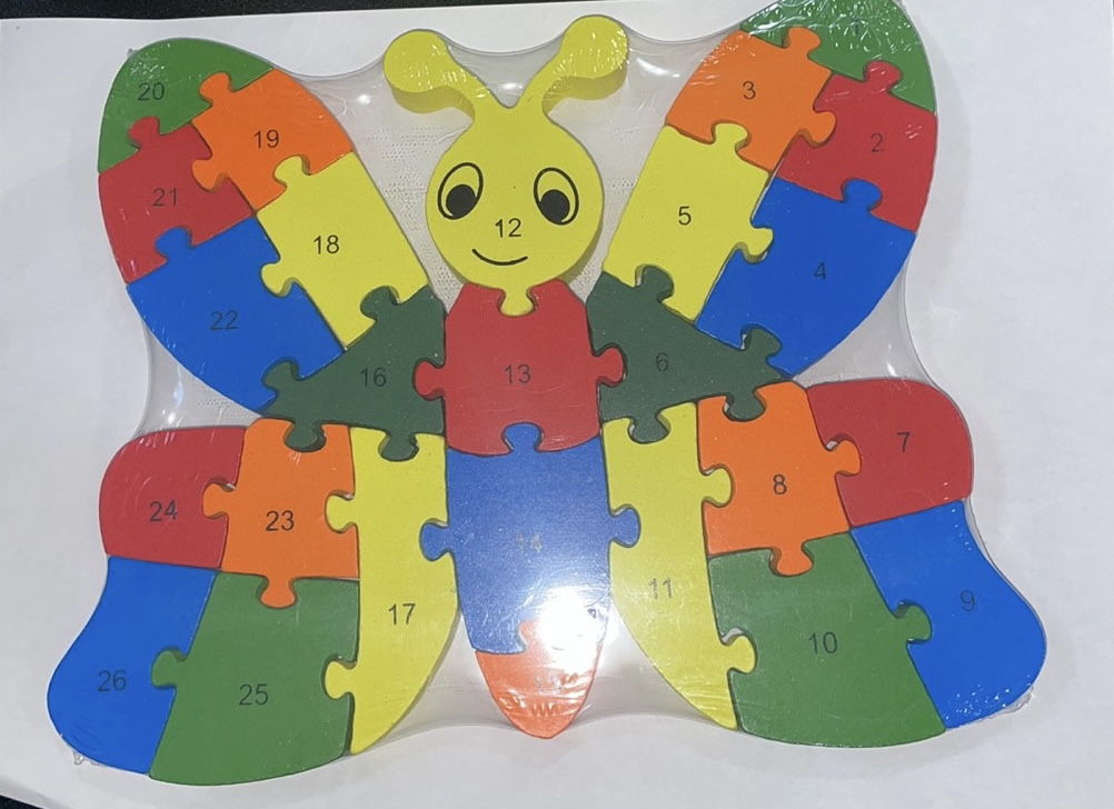 Puzzle Litere şi Cifre