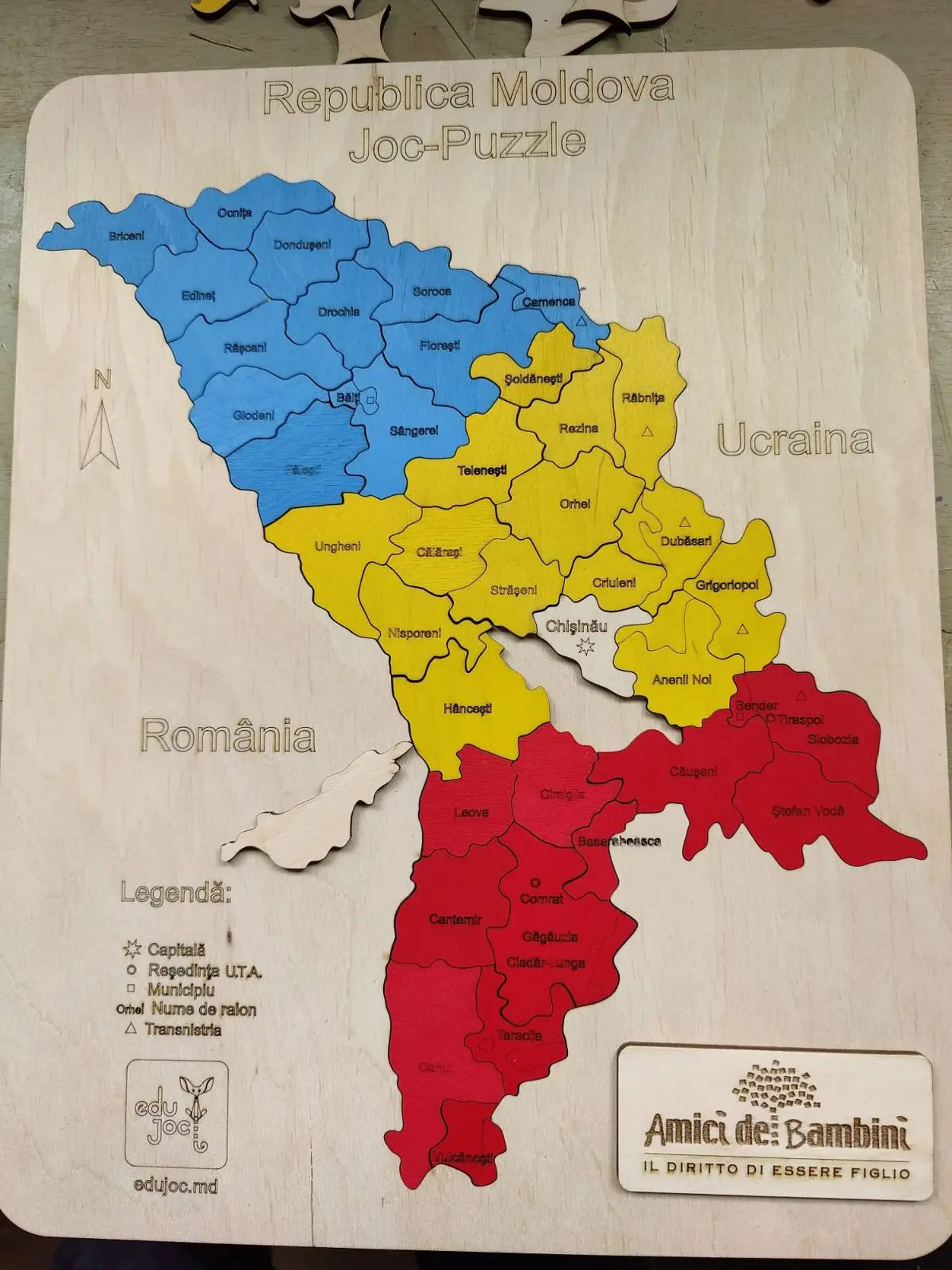 Puzzle Harta R. Moldova cu raioane in limba rusa