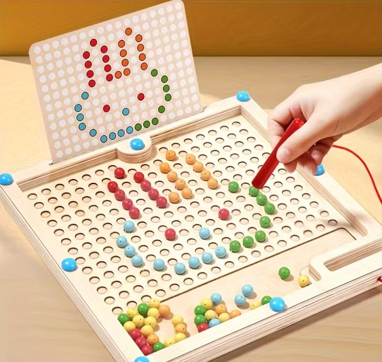 Mozaic magnetic din lemn
