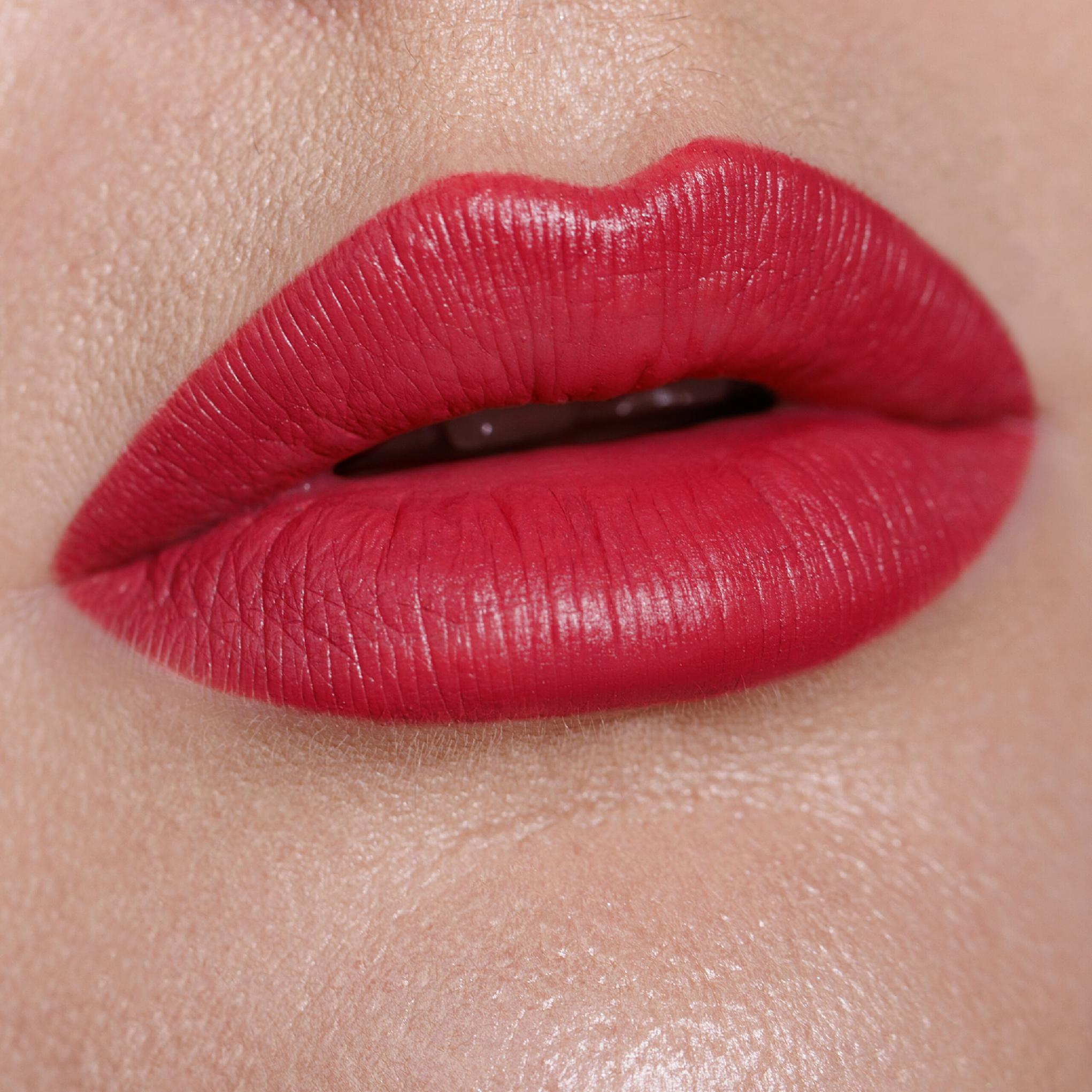 True Red Lip Liner