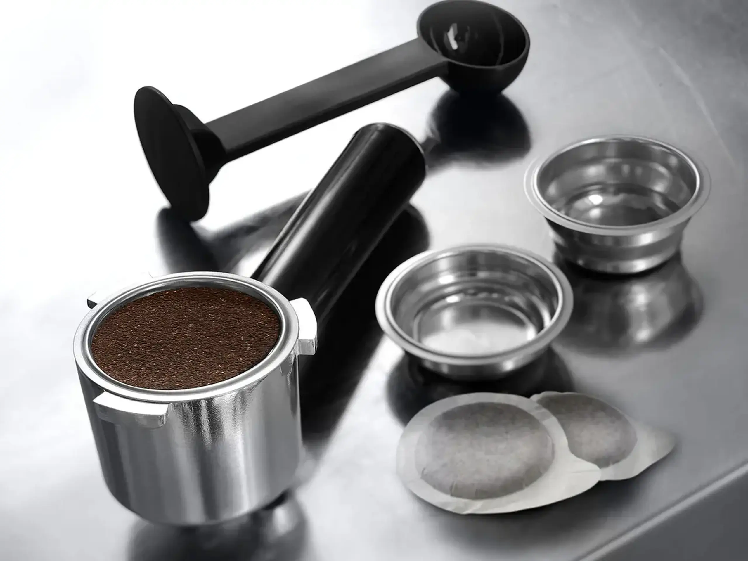 Cafetiera manuala DeLonghi Dedica Pump Espresso, 1300W, Roșu