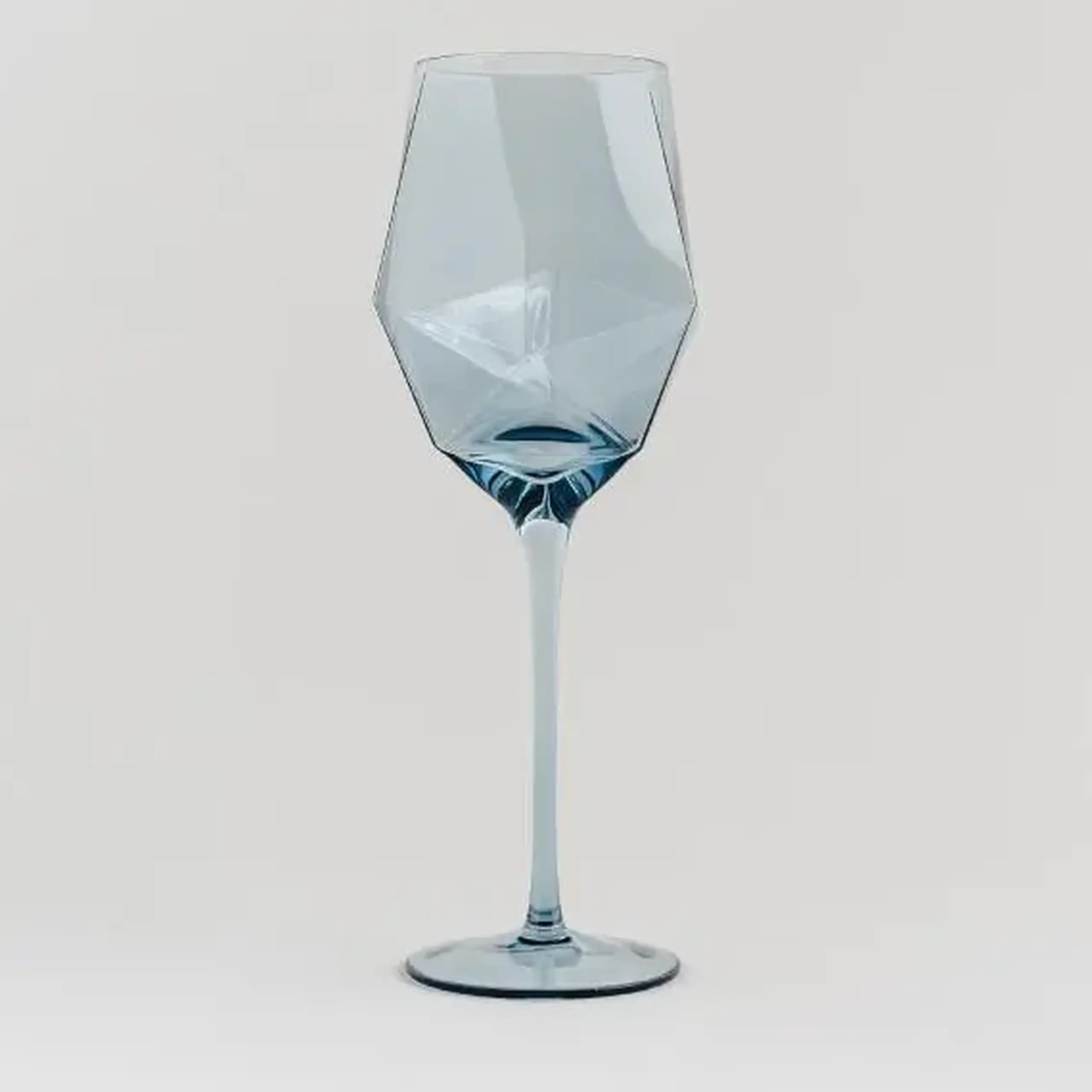 Pahar vin IRMA