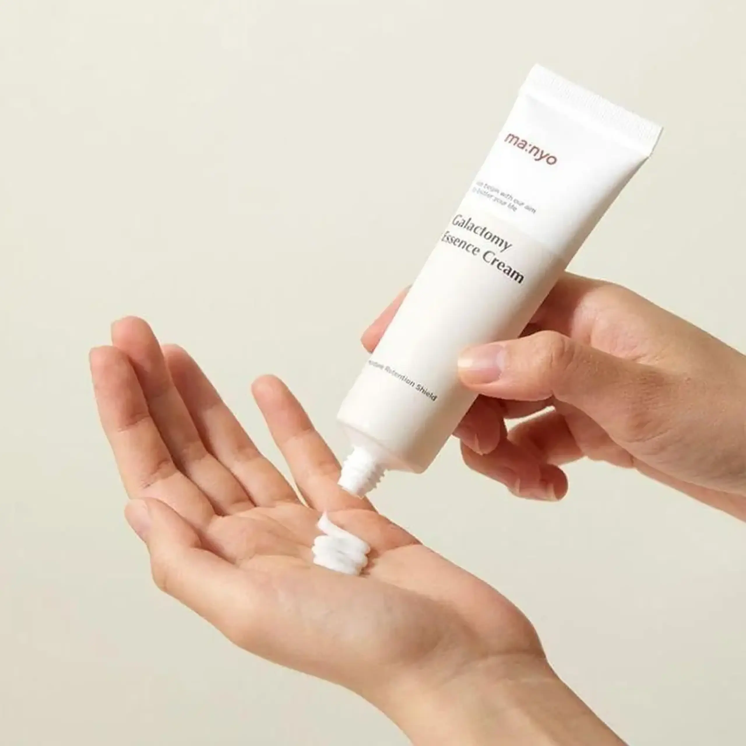 Cremă hidratantă cu conţinut de galactomices Manyo Factory Galactomy Essence Cream 50 ml