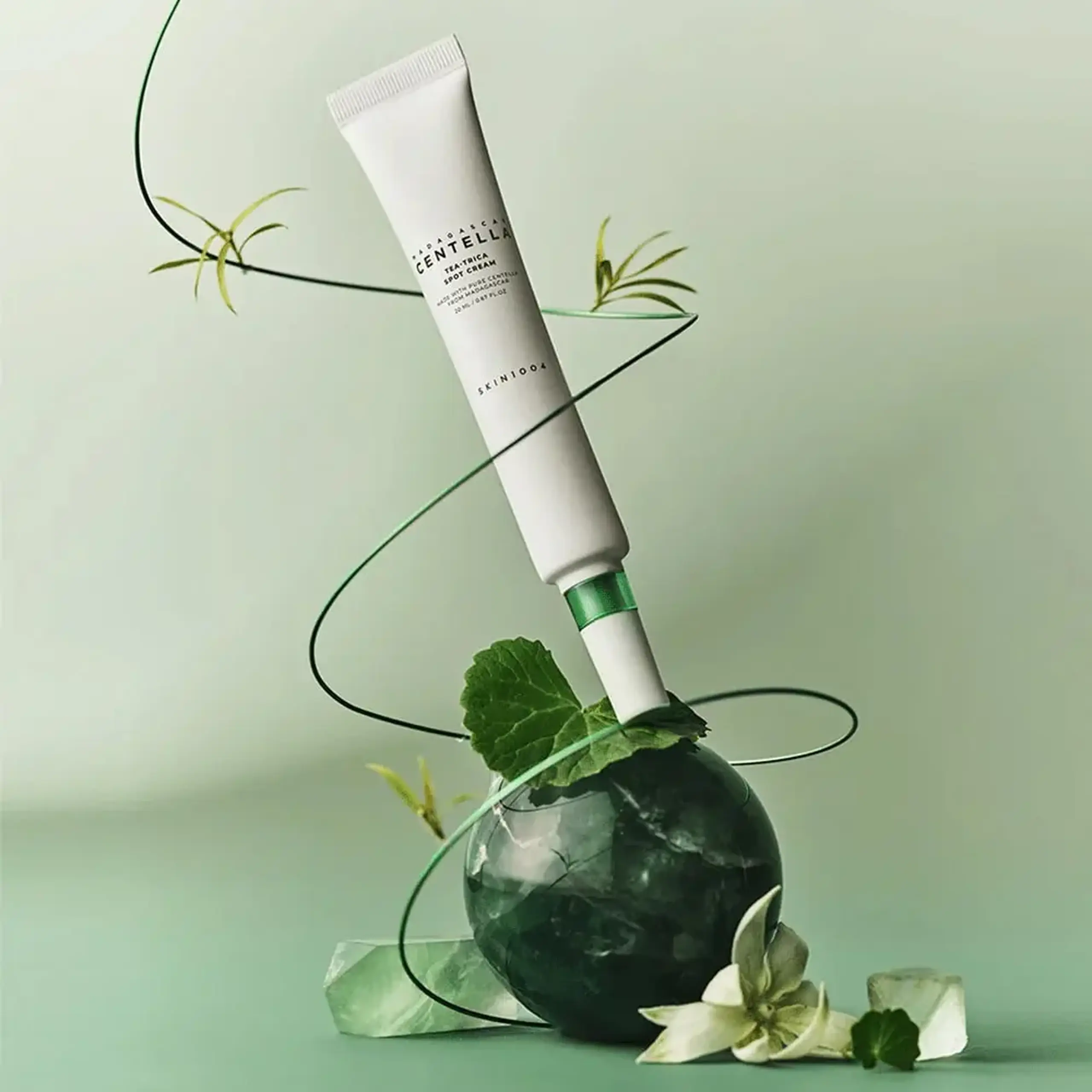 Soluţie locală Skin1004 Madagascar Centella Tea-Trica Spot Cream 20 ml