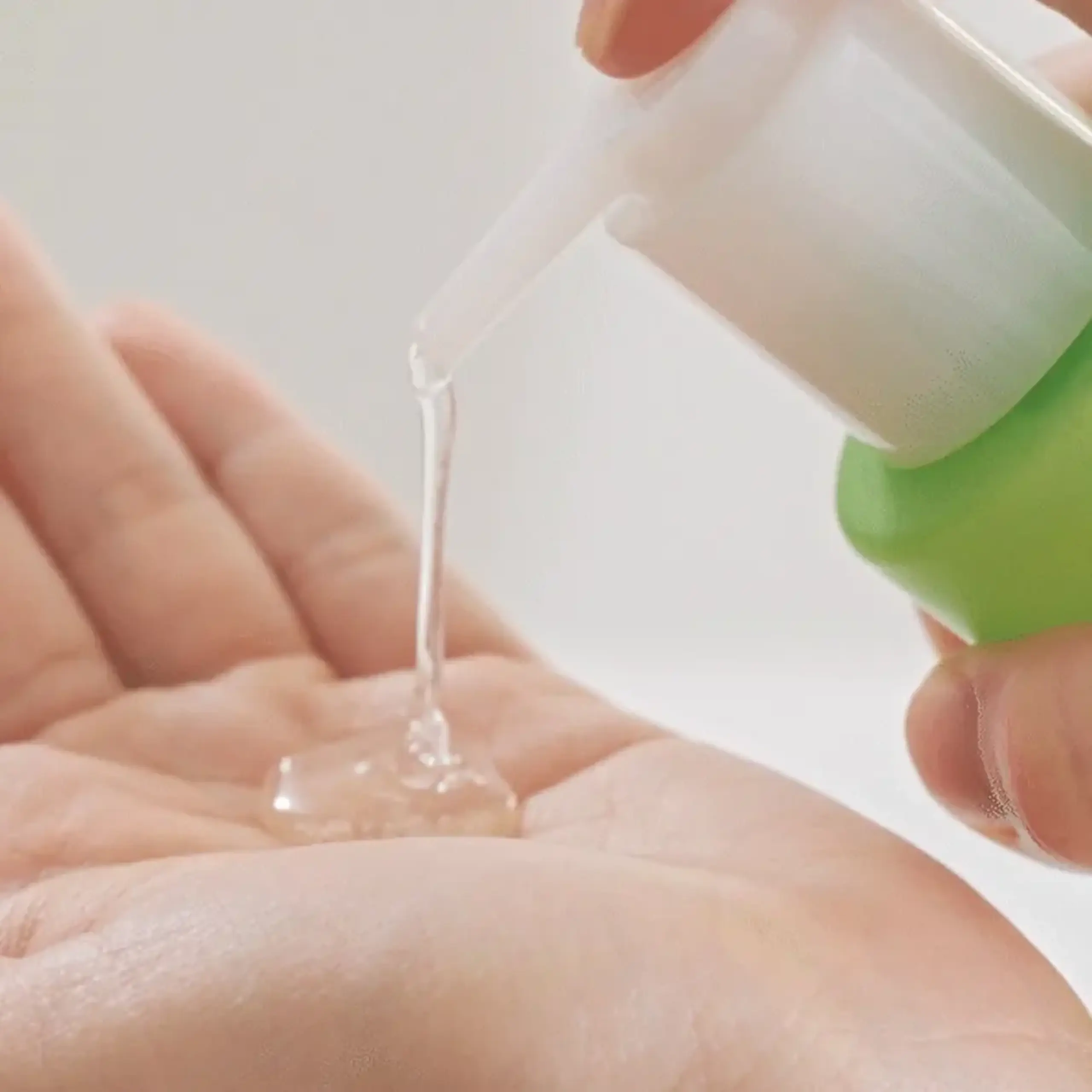 Spumă pentru curățarea pielii problematice și sensibilă cu excess de sebum Real Barrier Control-T Cleansing Foam 200ml