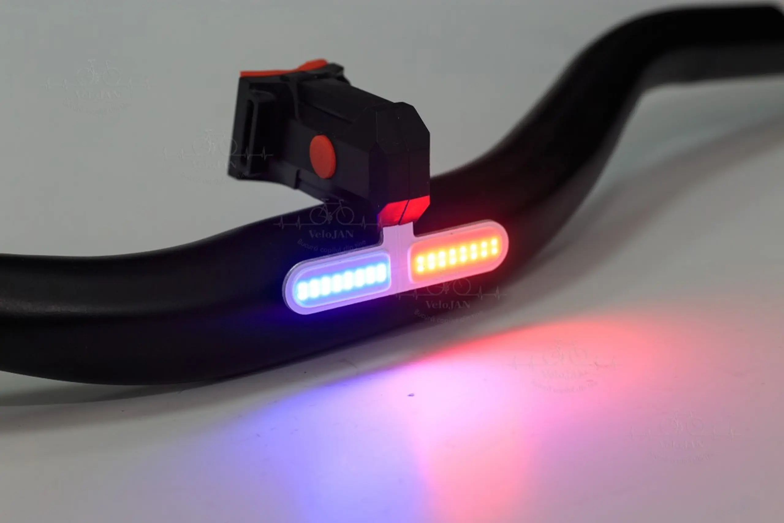 Lumina LED in spate 02