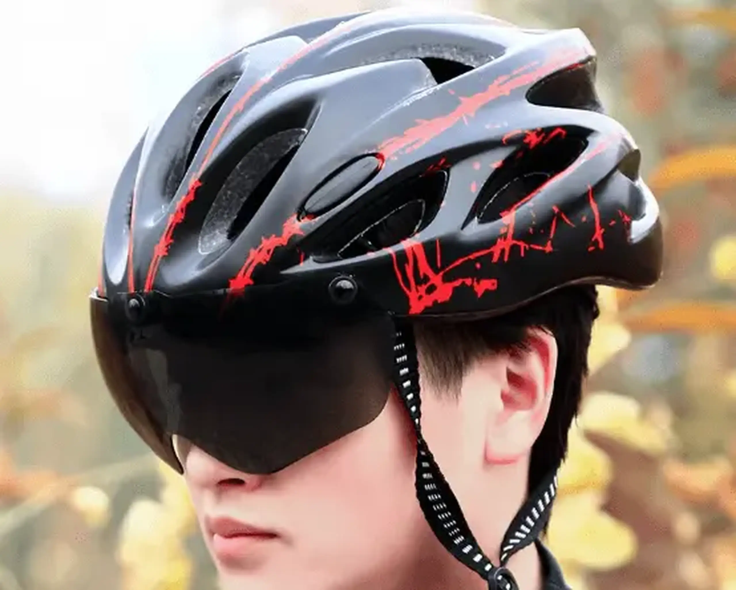 Cască p-u bicicliști + ochelari