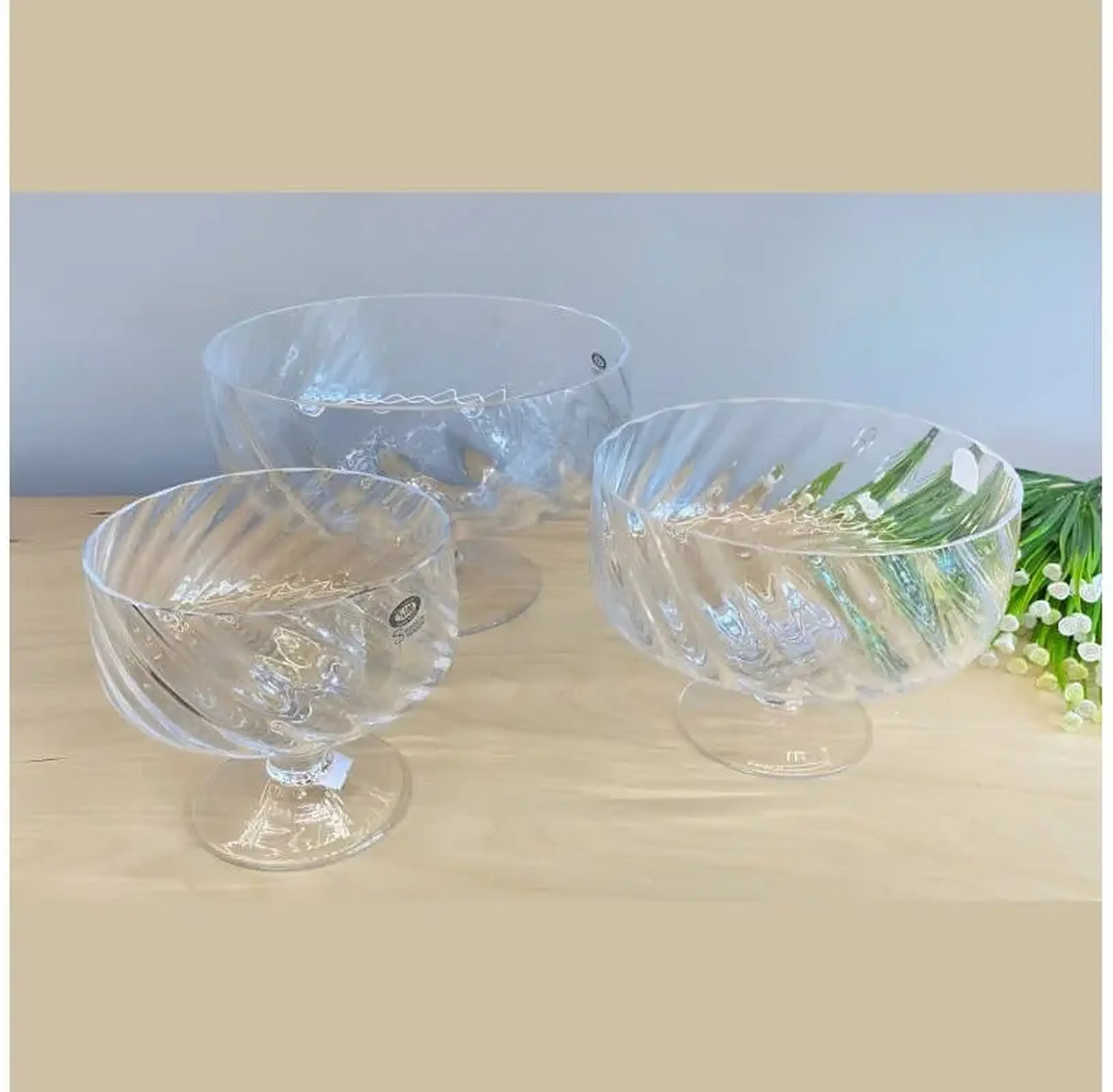 Bol din sticlă Optic cu picior, Sencam Alegre Glass – handmade
