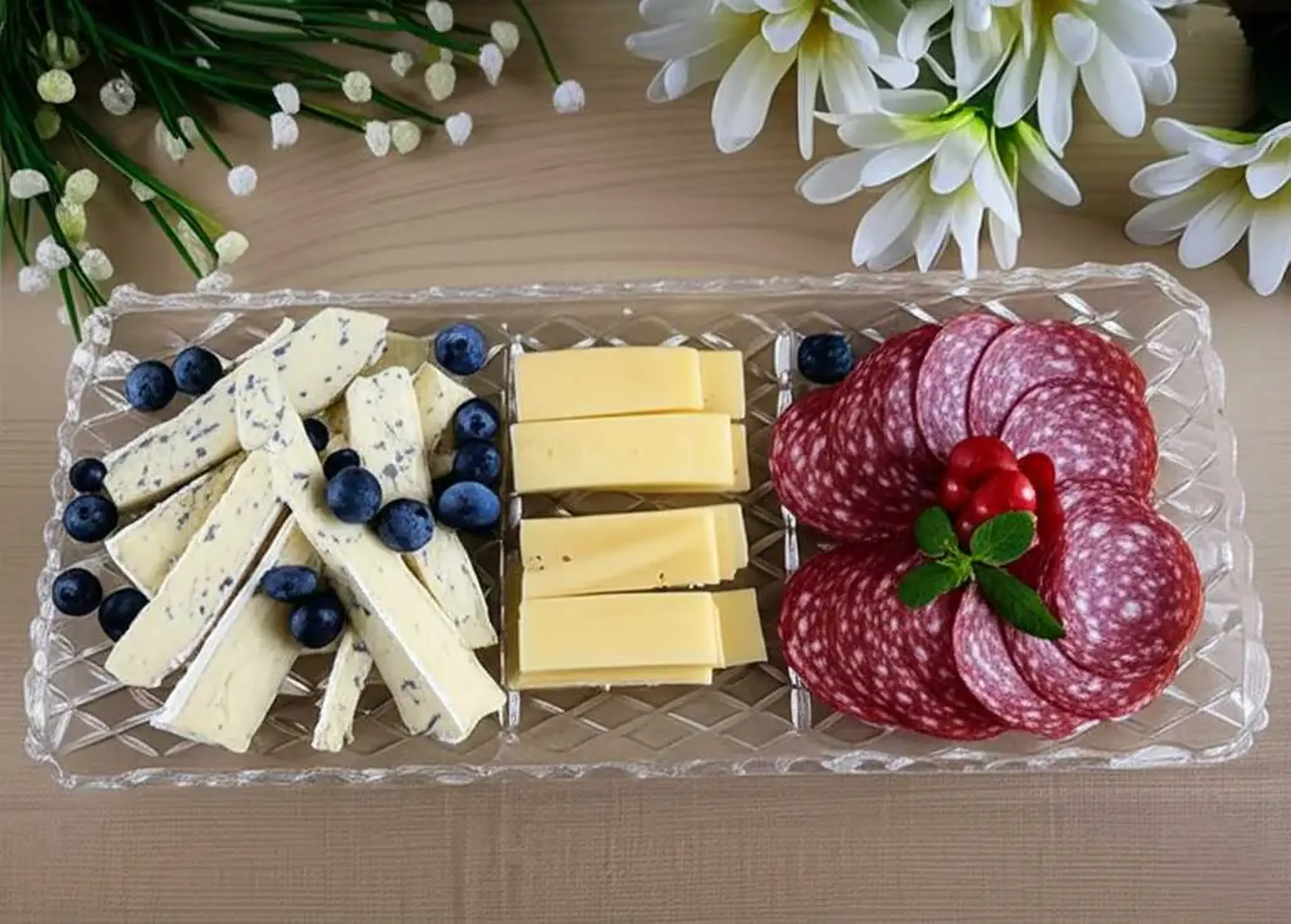 Platou dreptunghiular secționat din sticlă pentru patiserie, 18x37 cm