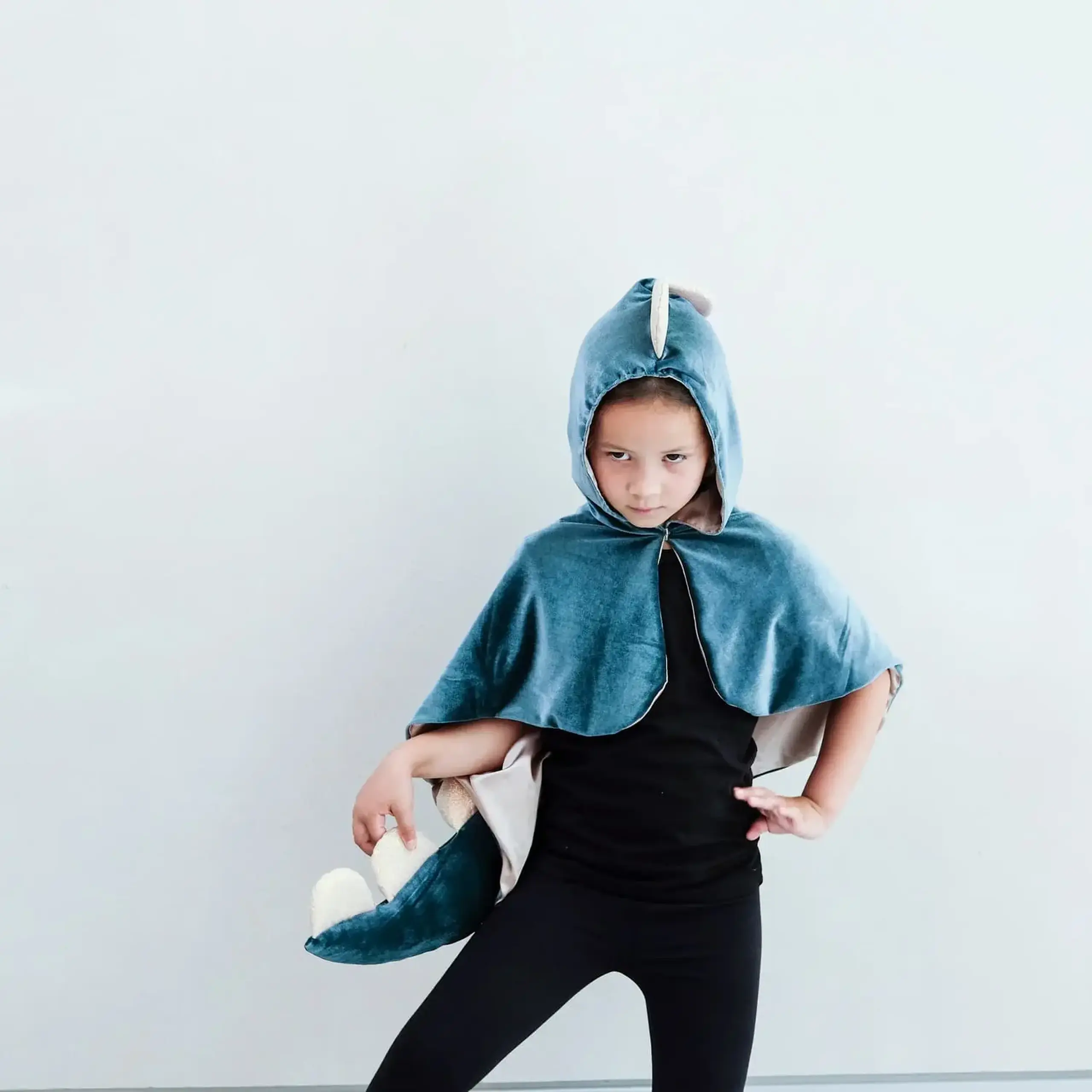 Pelerină de costum Dinozaurul Prietenos — Mimi & Lula