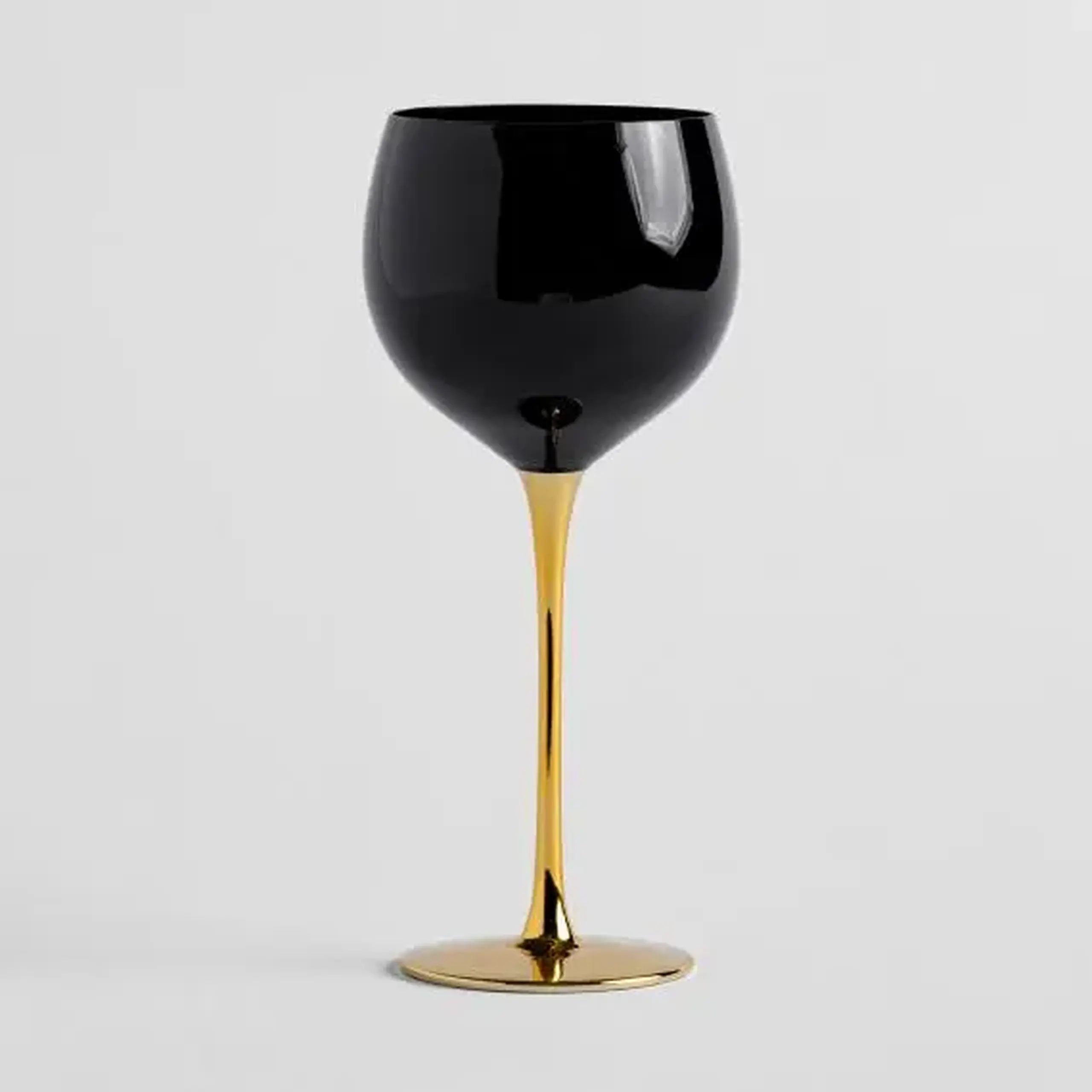 pahar vin CARMENS2