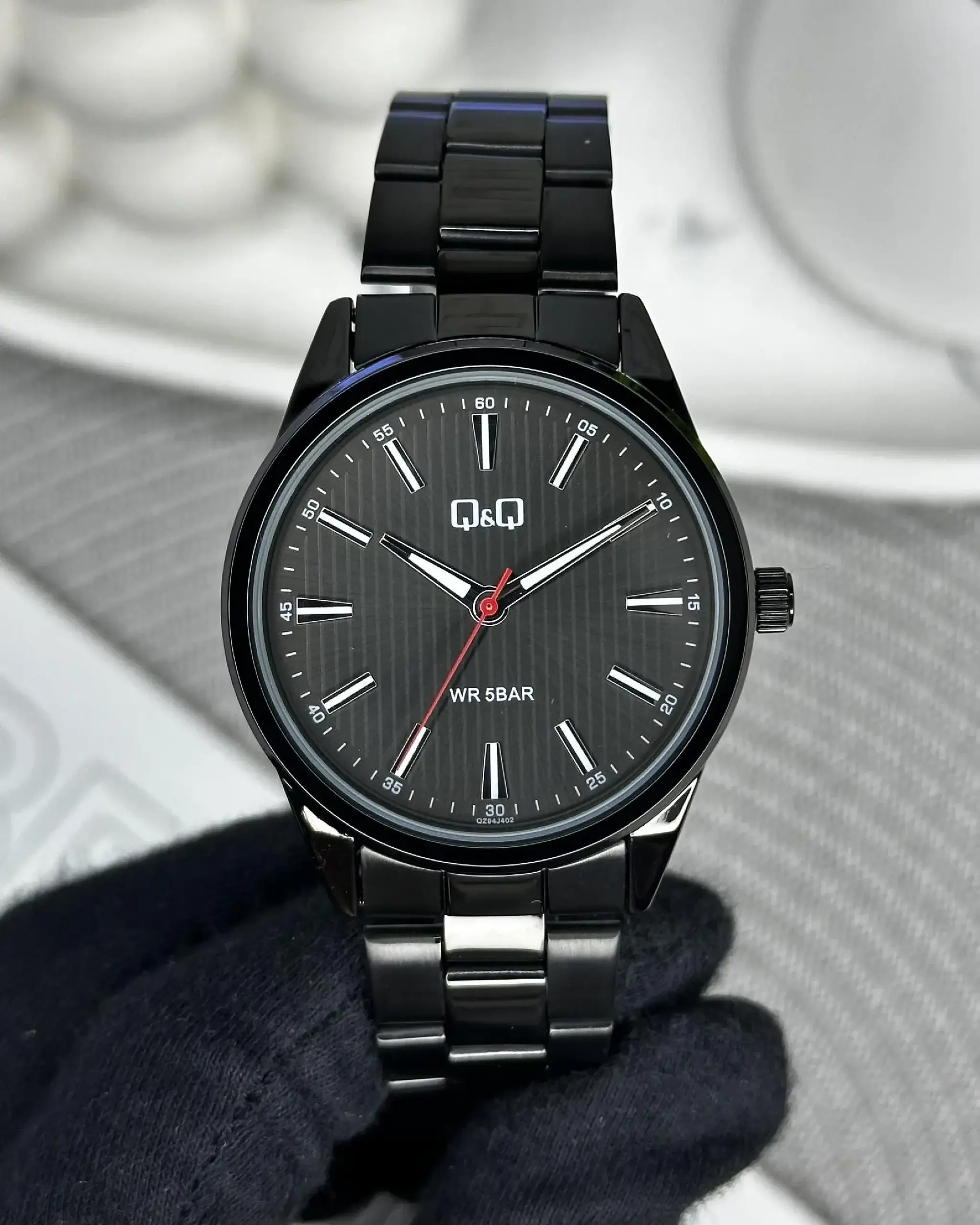 Q&Q QZ94J402Y