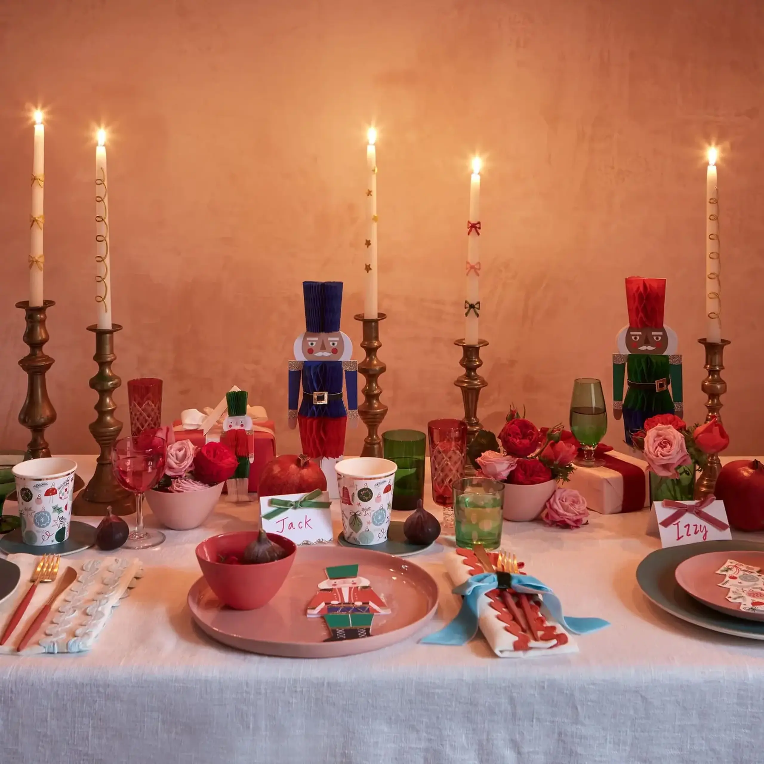 Set de 2 lumânări conice ivoire cu detalii aurii — Meri Meri