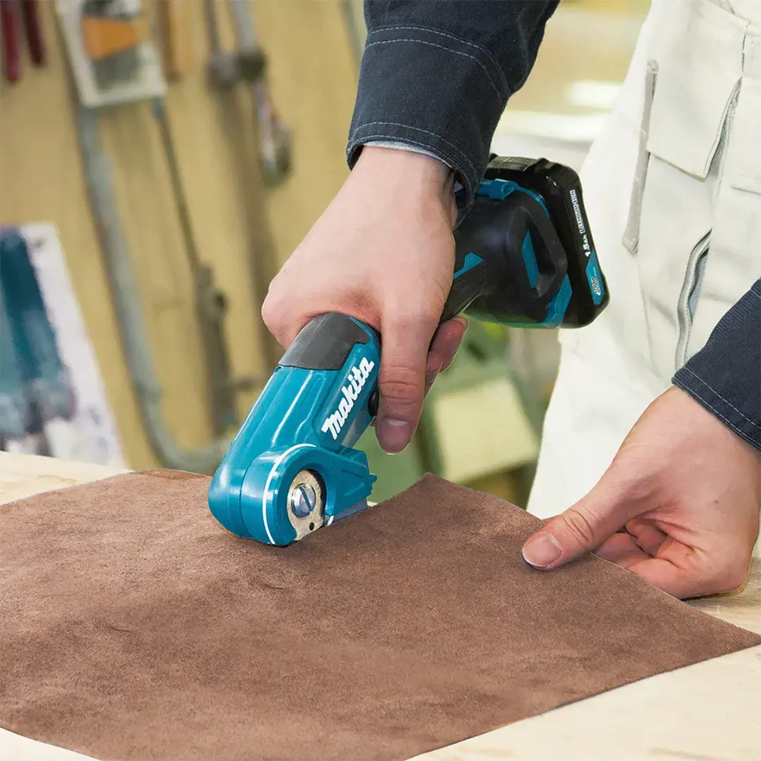 Foarfecă de tăiat PVC, covor, piele 6 mm CXT Makita