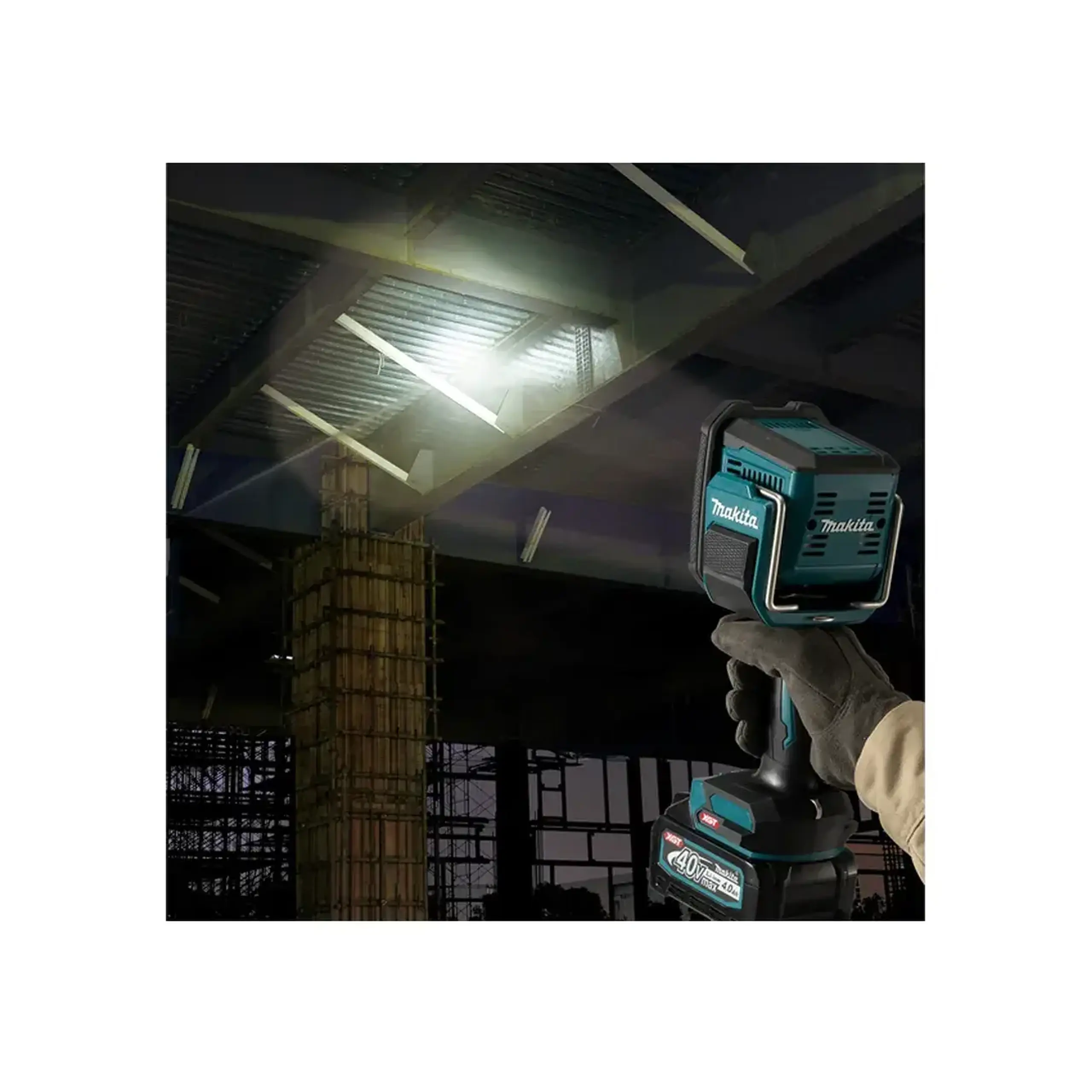 Lanternă LED pe acumulator (Fără acumulator) XGT 40 V Makita