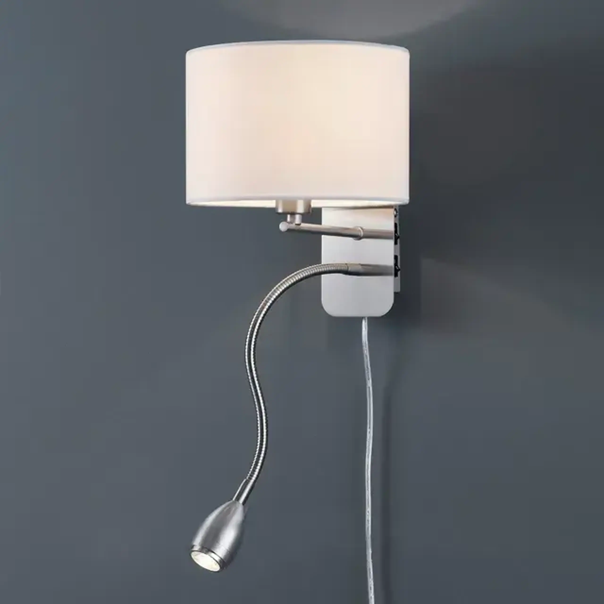 Aplică LED HOTEL 40 W + 3.2 W E14 + SMD IP20 3000 K 220 - 240 V Trio