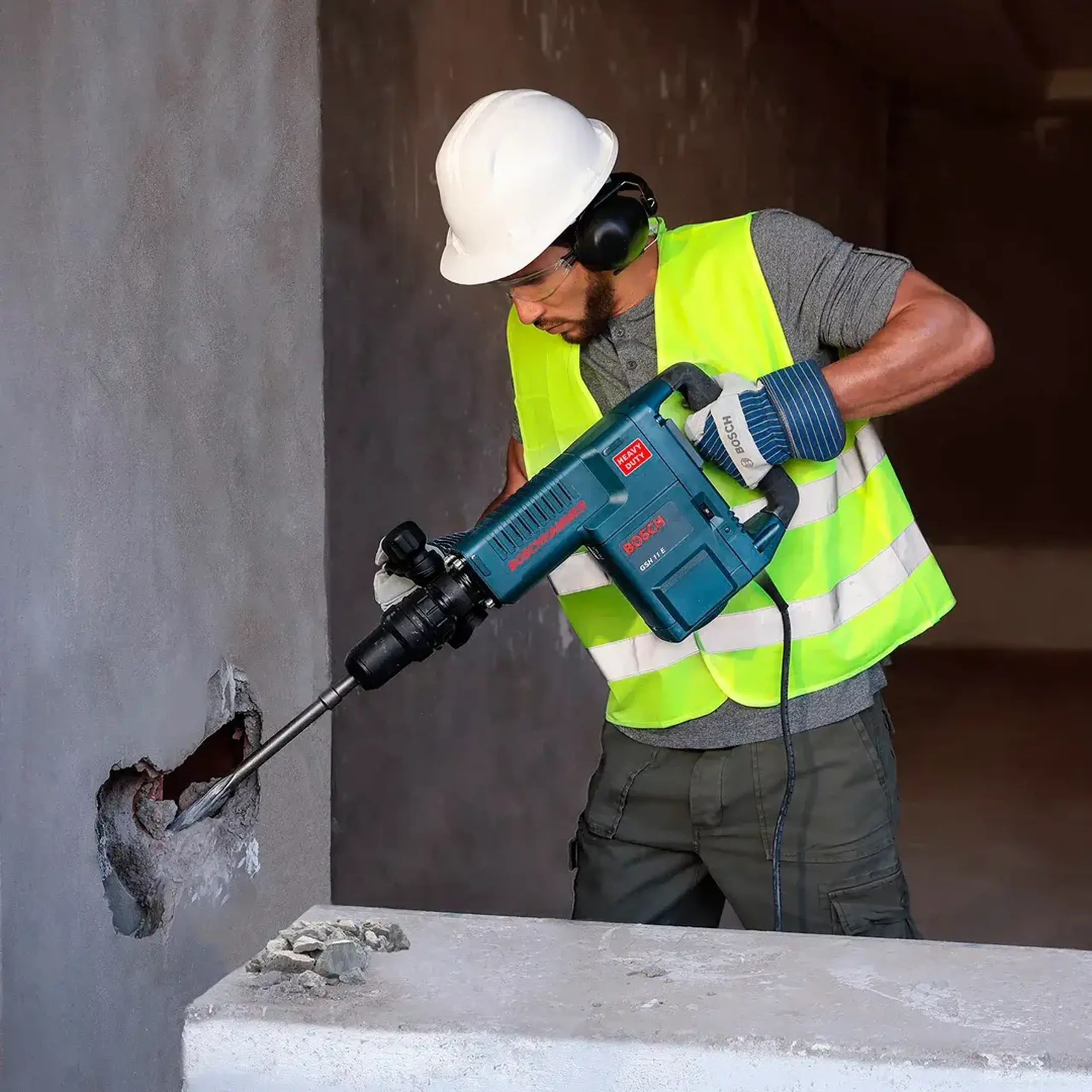 Ciocan demolator GSH 11 E PROF 1500 W 16.8 J 220 - 240 V 900 - 1890 percuții/min Bosch