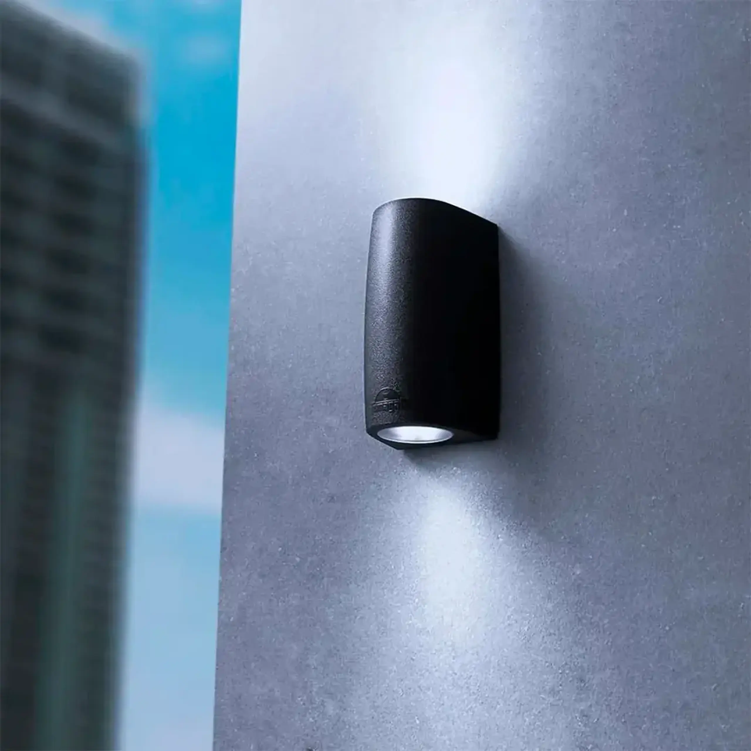 Corp de iluminat MARTA 90 2L FROSTED 7 W GU10 IP55 2700 - 4000 K 220 - 240 V Fumagalli - Negru 12 W (W)