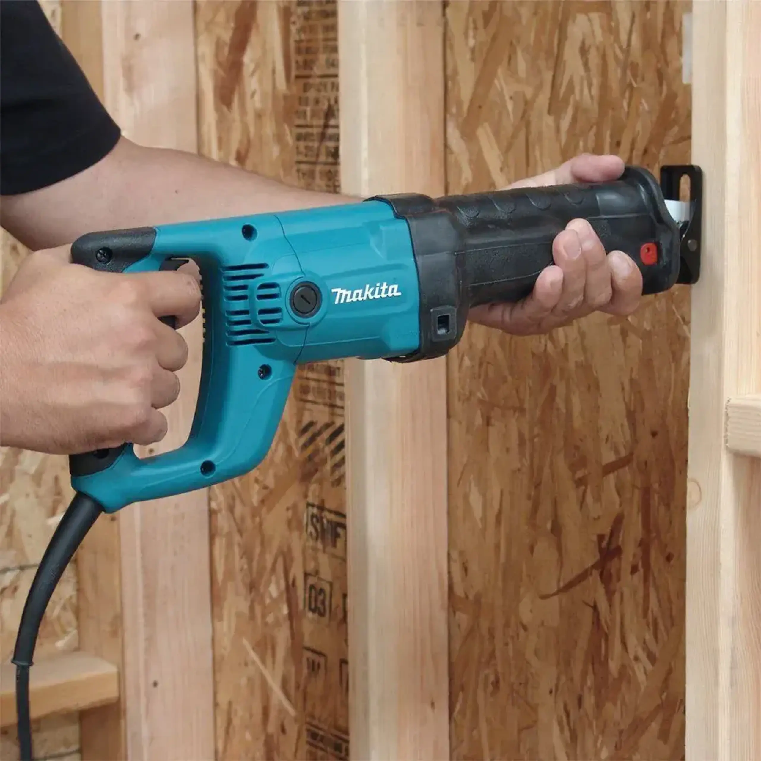 Fierăstrău cu sabie 1510 W 220 - 240 V Makita