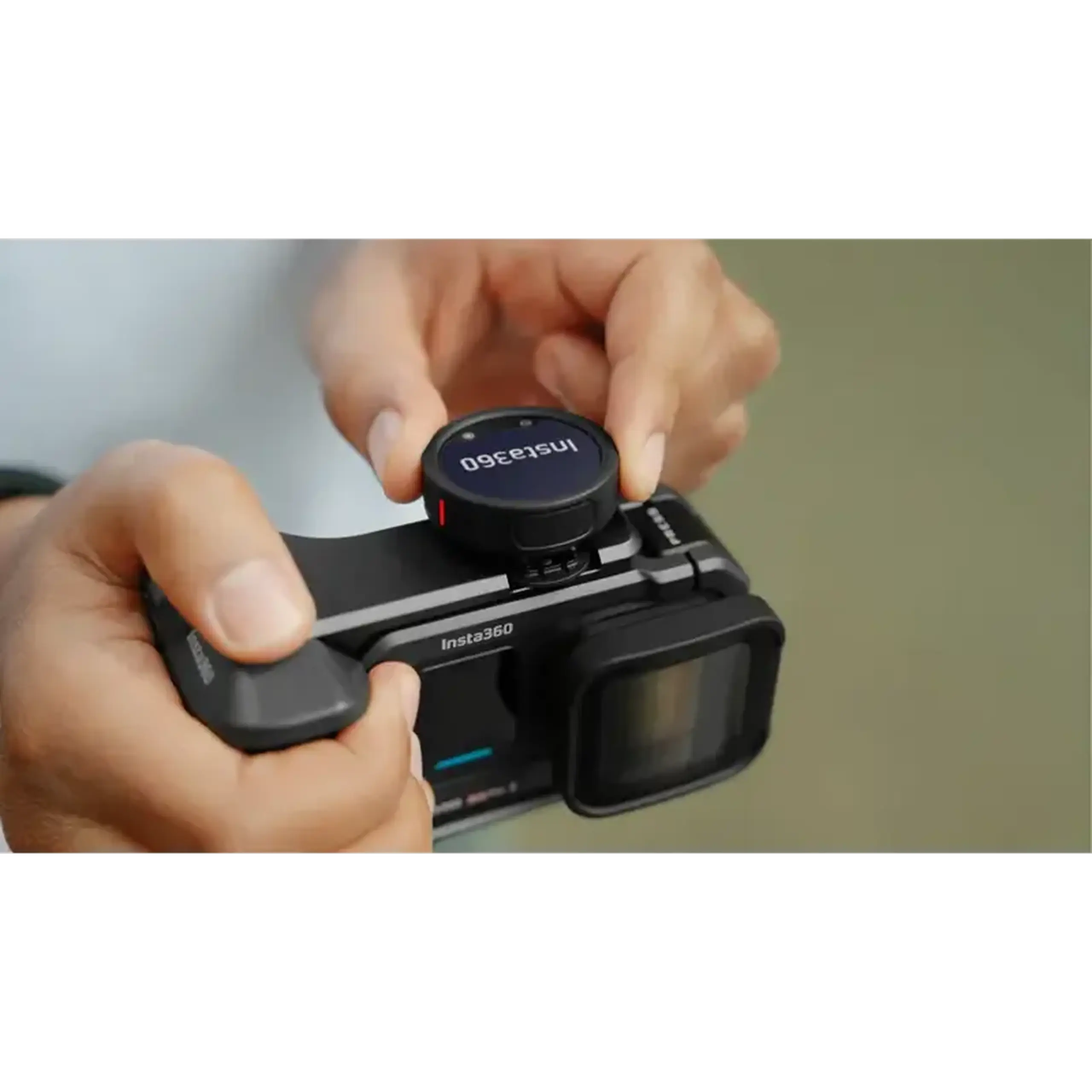 Microfon portabil pentru înregistrare vocală Insta360 Mic Pro (2 TX + 1 RX), Fără fir, Negru