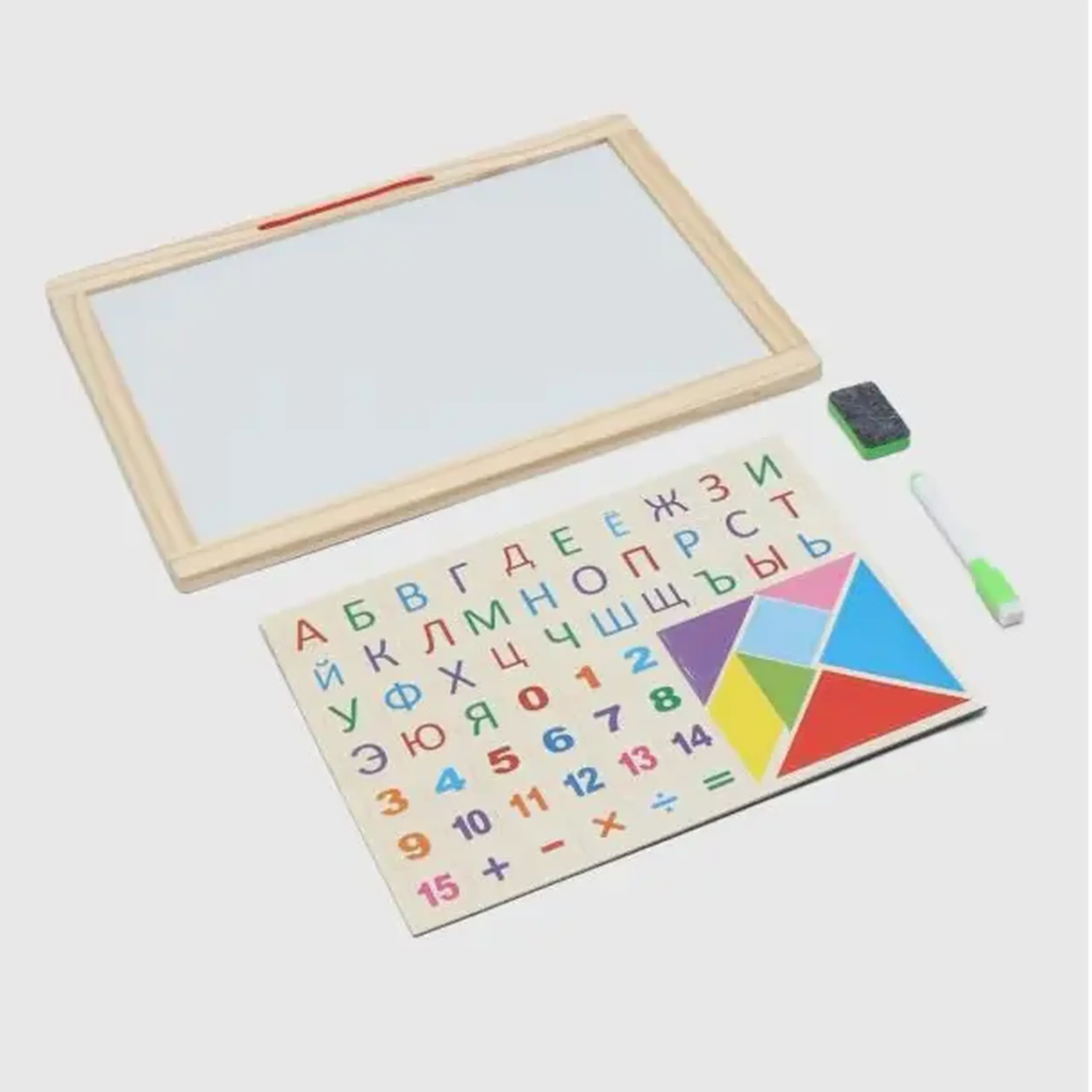 Tabla din lemn cu accesorii