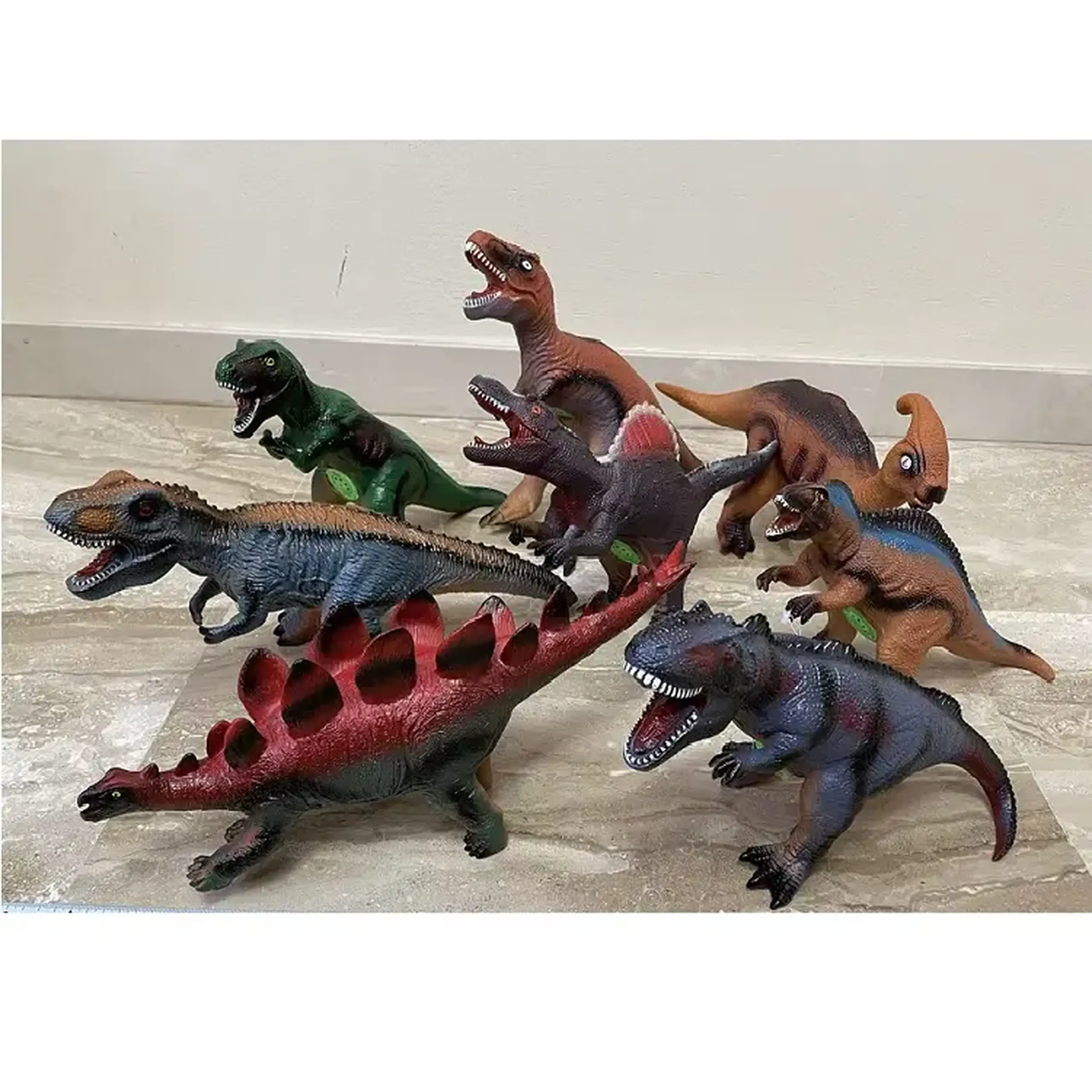 Dinosaur cu sunet (asortiment 8)