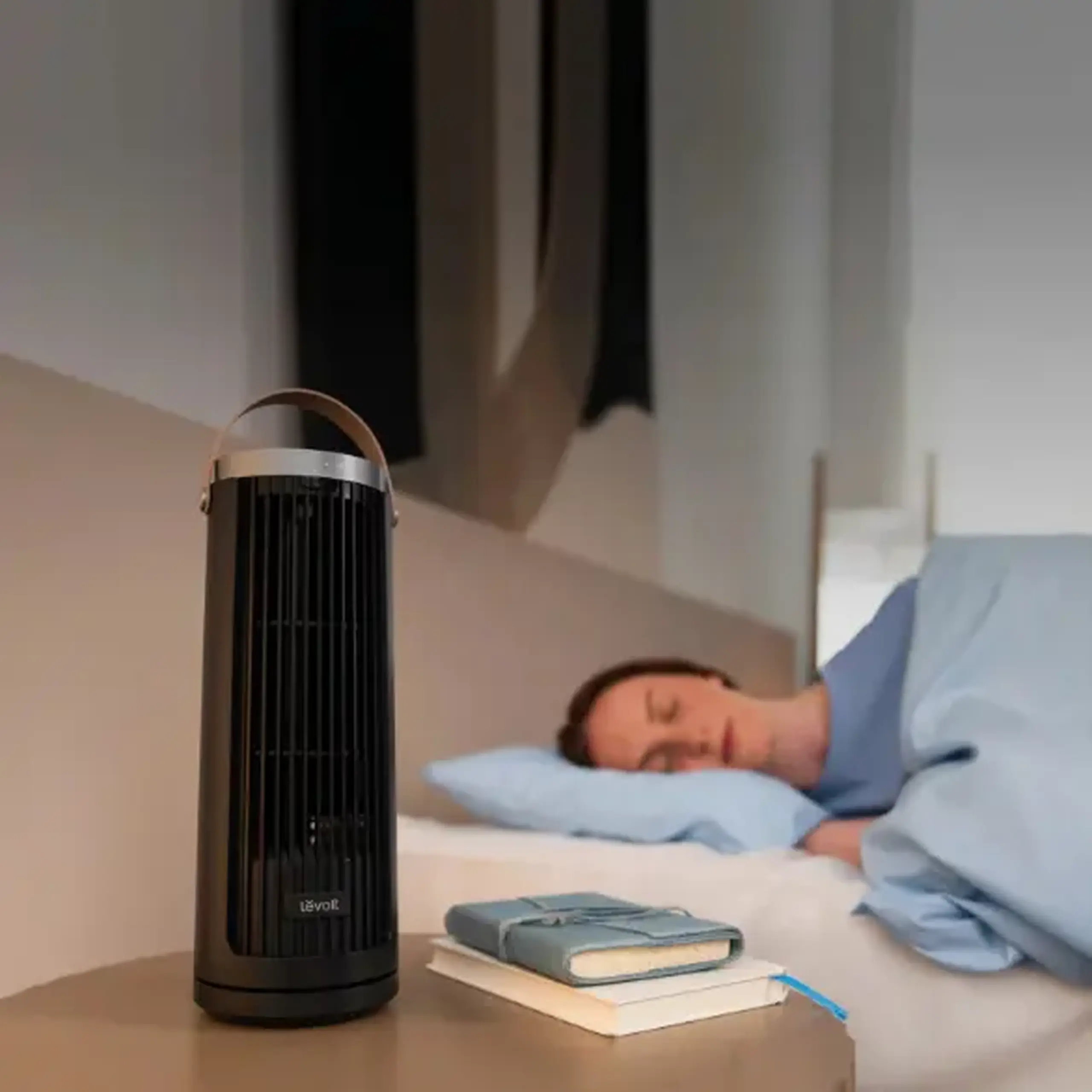 Ventilator turn Levoit Windi Mini, 33, 5cm, LTF-F132-BEUR, Nivel zgomot 20 dB, Portabil, Temporizator de pana la 12h, 7.5W, Oscilatie de 90°, 5 Trepte viteza, Turbo, Telecomanda, Negru