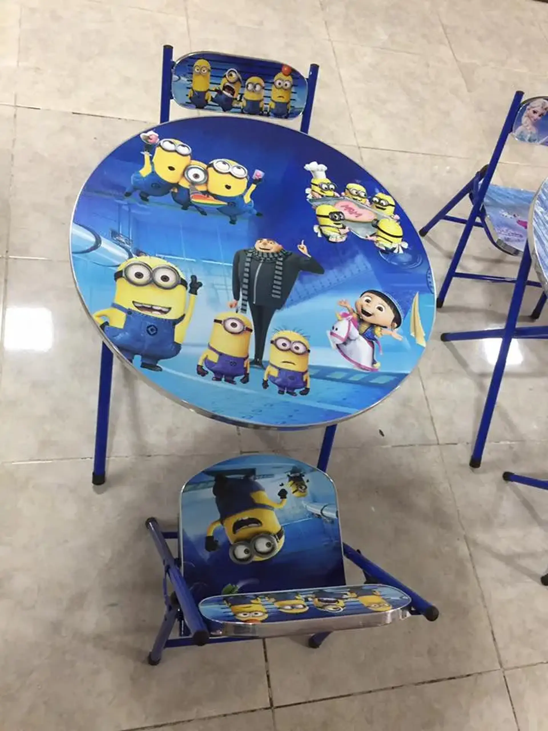 Masa cu doua scaune