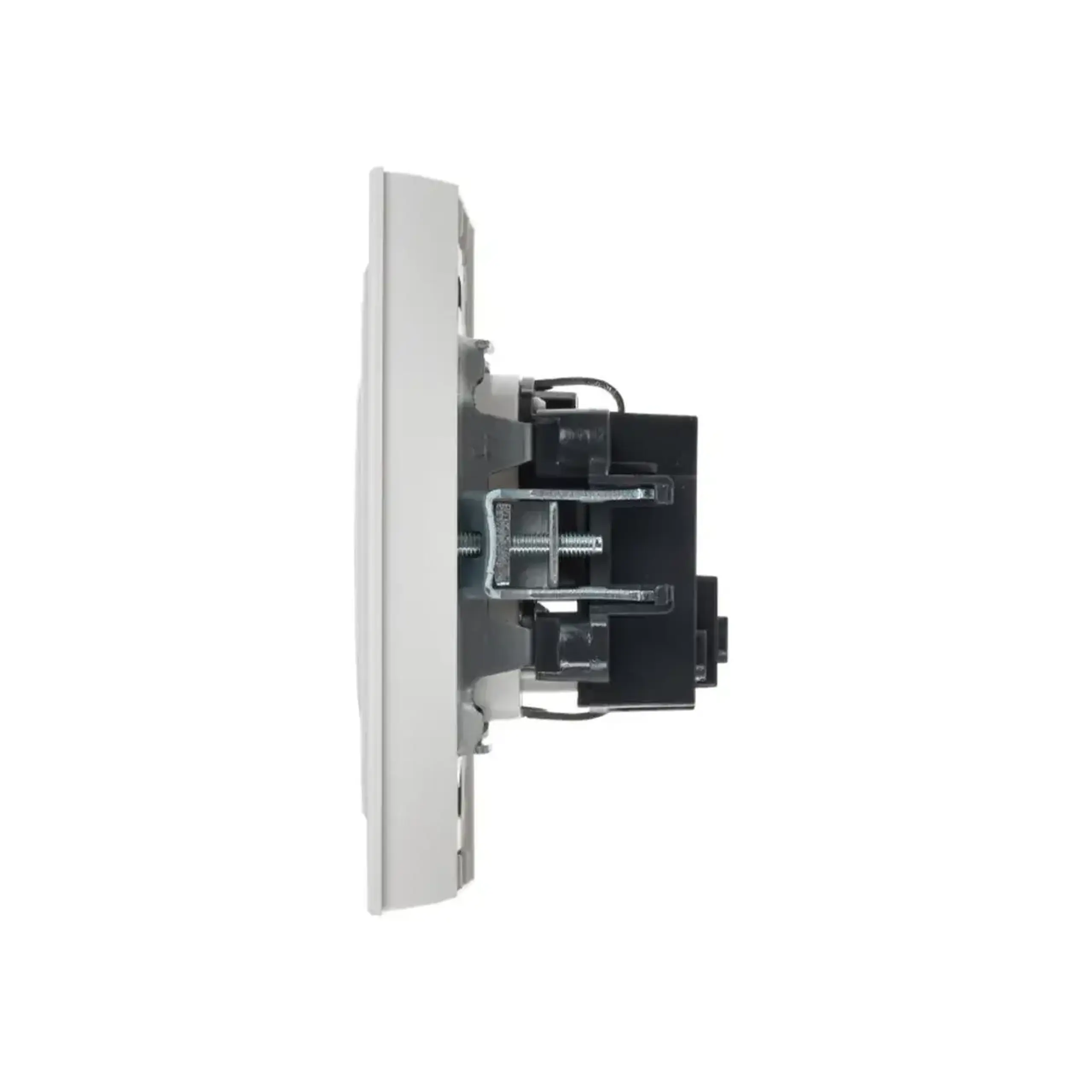 Priză cu împământare și obturator BRITE 16 A 220 - 240 V Alb IEK