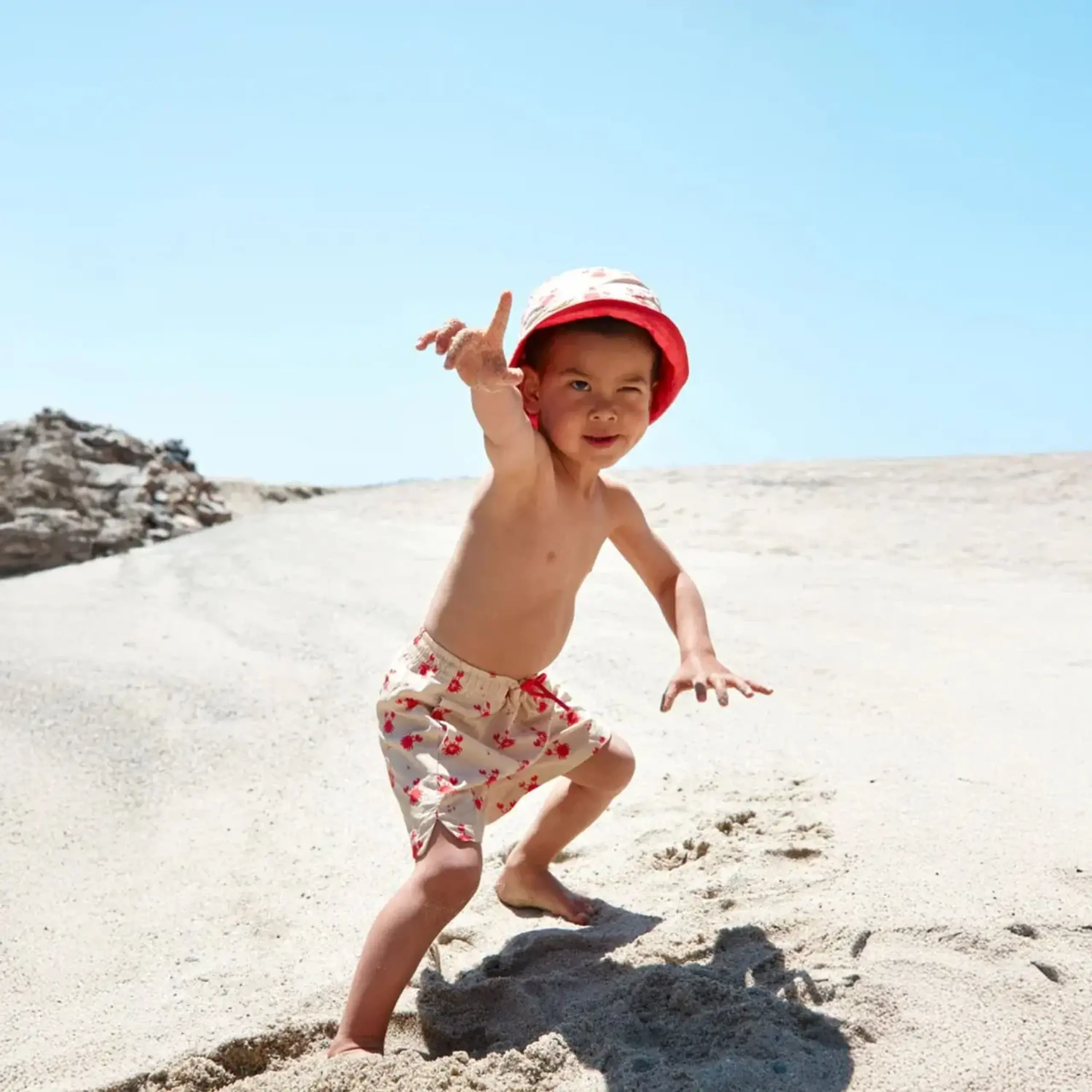 Pălărie UV reversibilă „Red Crabby” — Swim Essentials - 2/4 Years