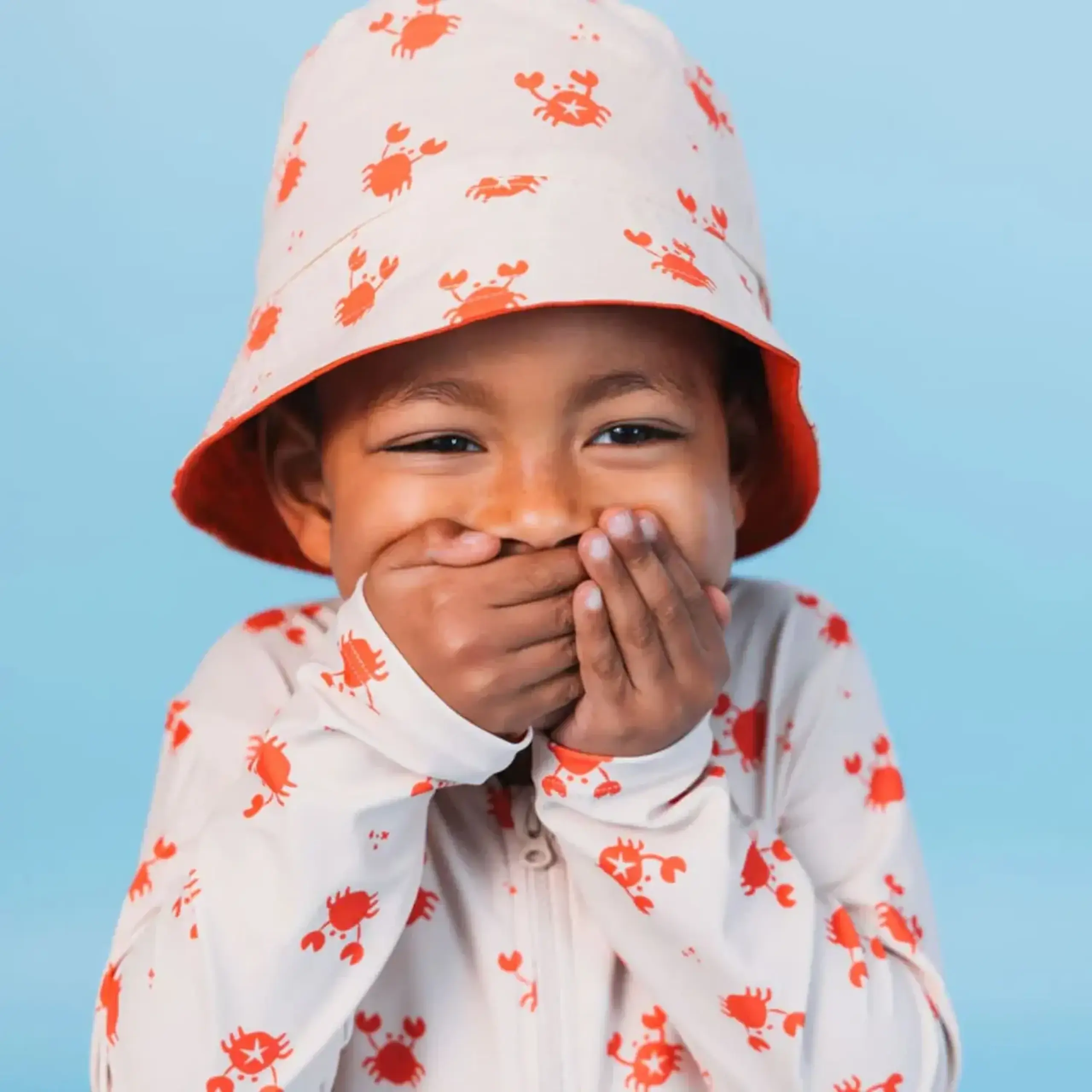 Pălărie UV reversibilă „Red Crabby” — Swim Essentials - 2/4 Years