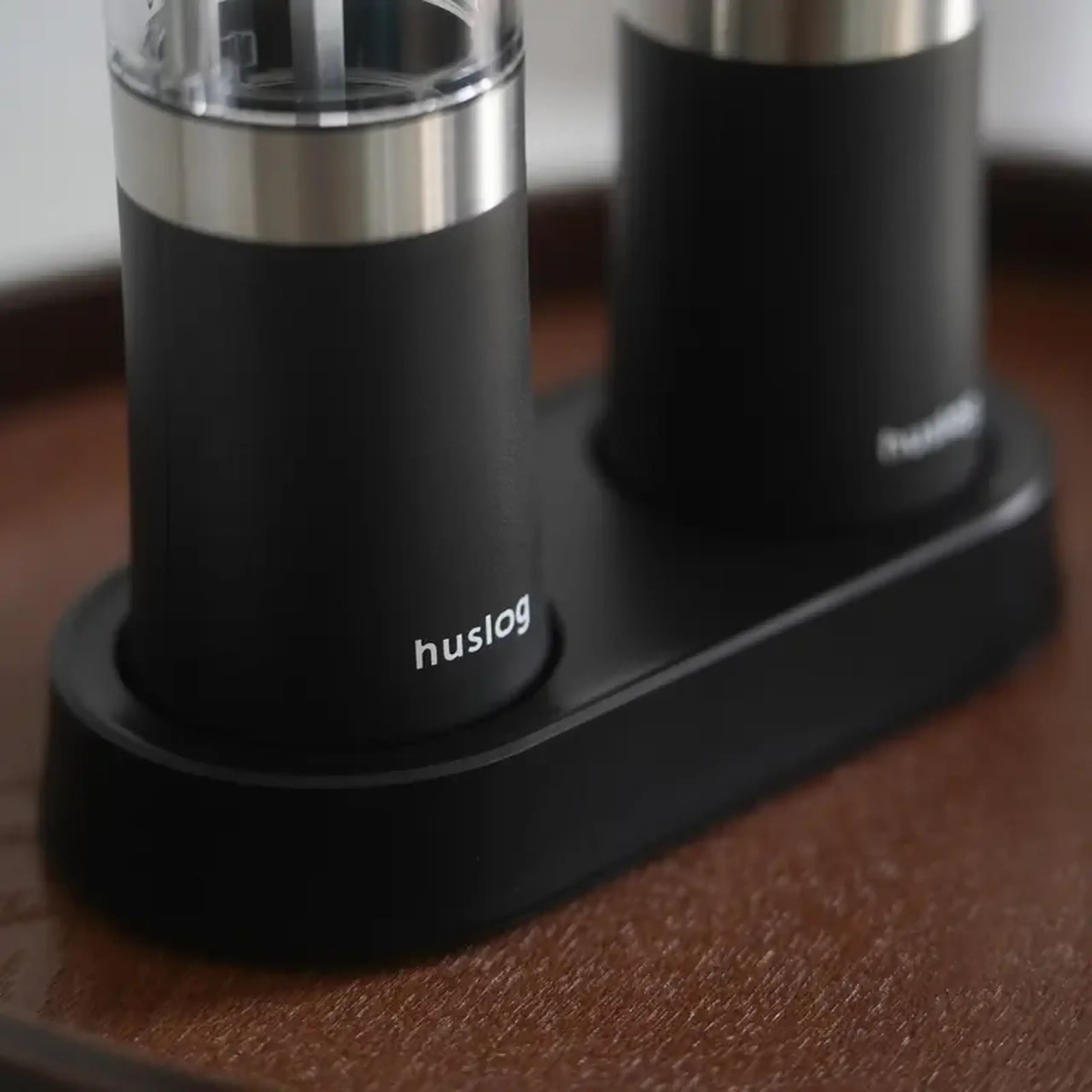 Râșnița de sare și piper Huslog AK-0849, Negru