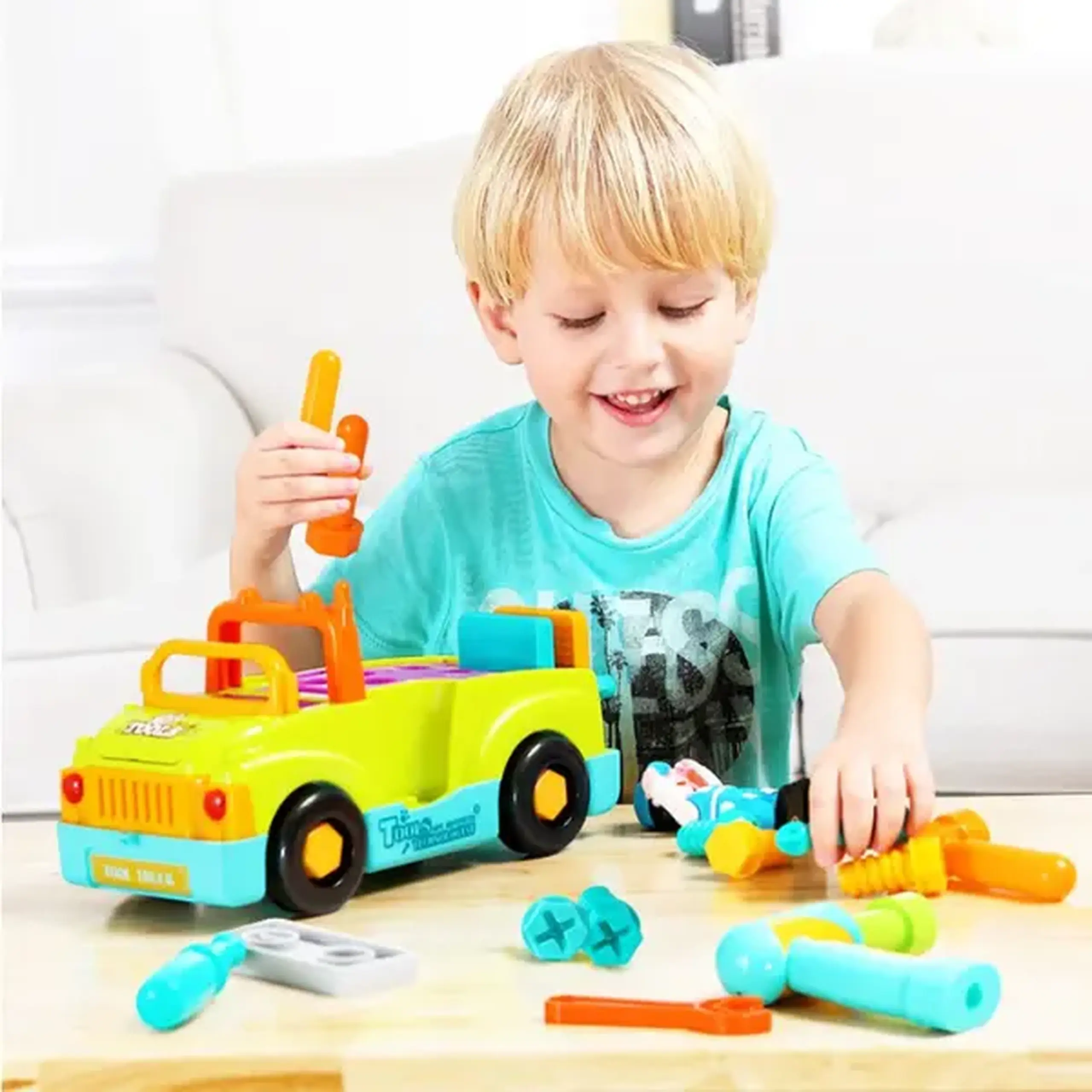 Masinuta "Camion cu unelte"
