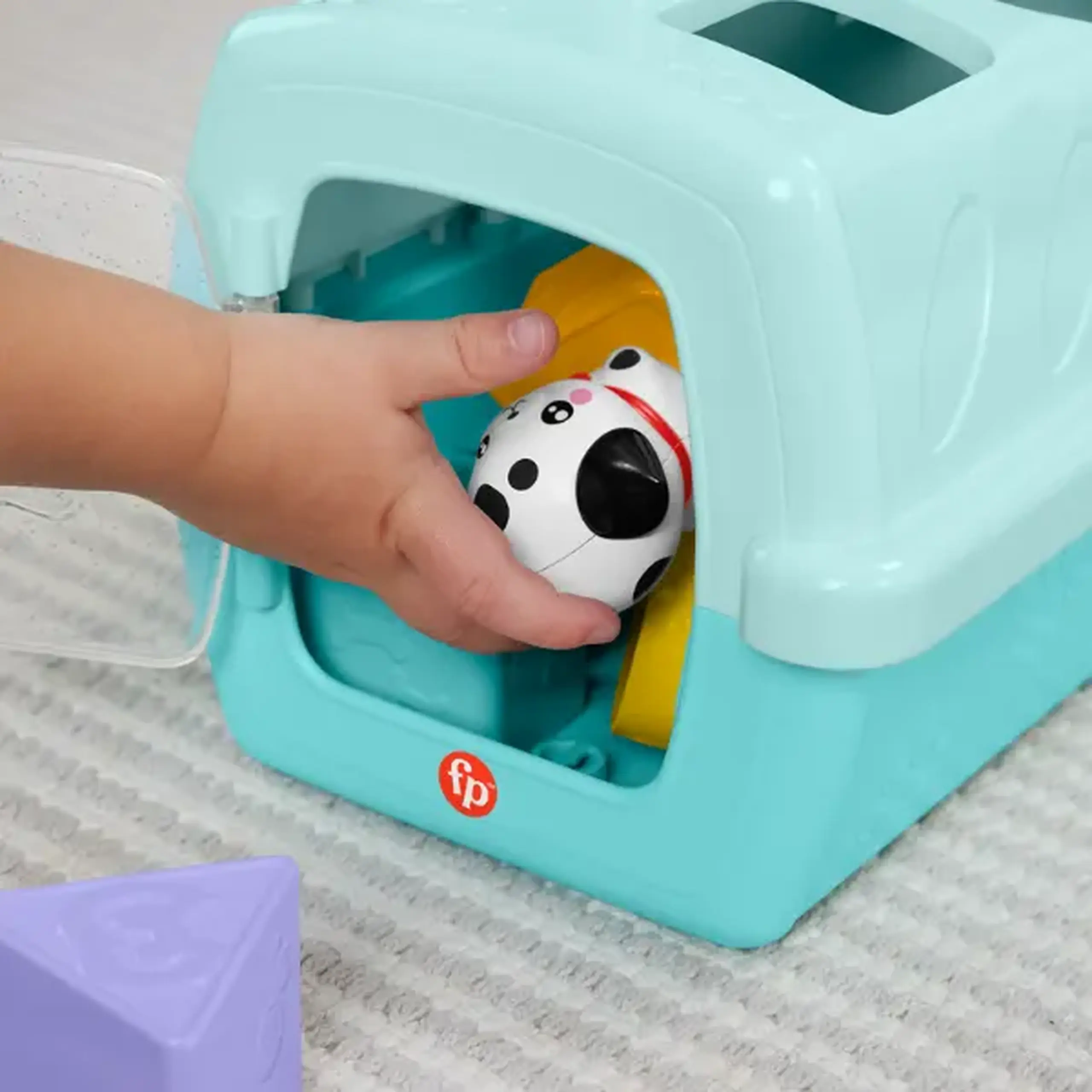 Fisher-Price Jucărie de sortare a formelor, "Transportor de animale"