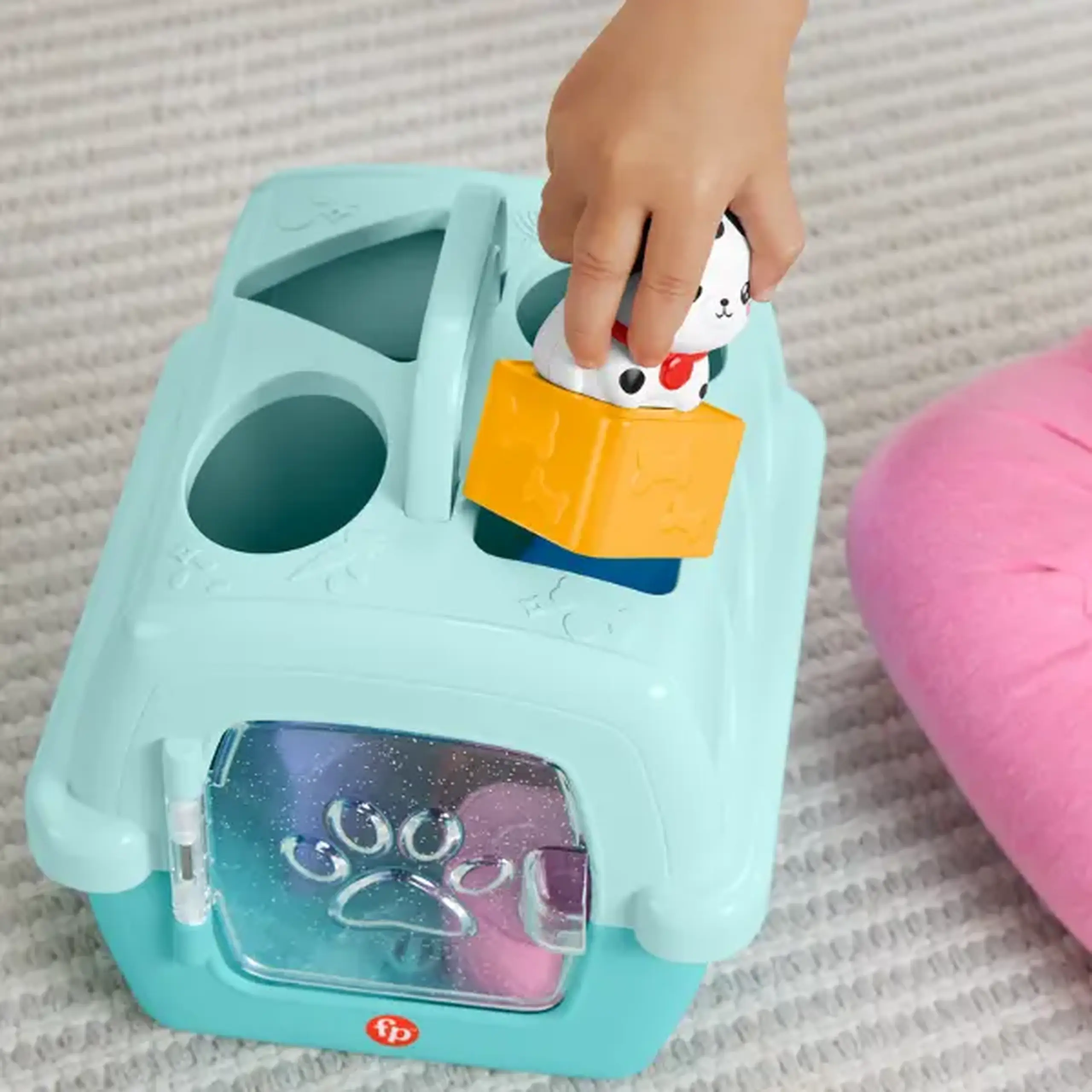 Fisher-Price Jucărie de sortare a formelor, "Transportor de animale"