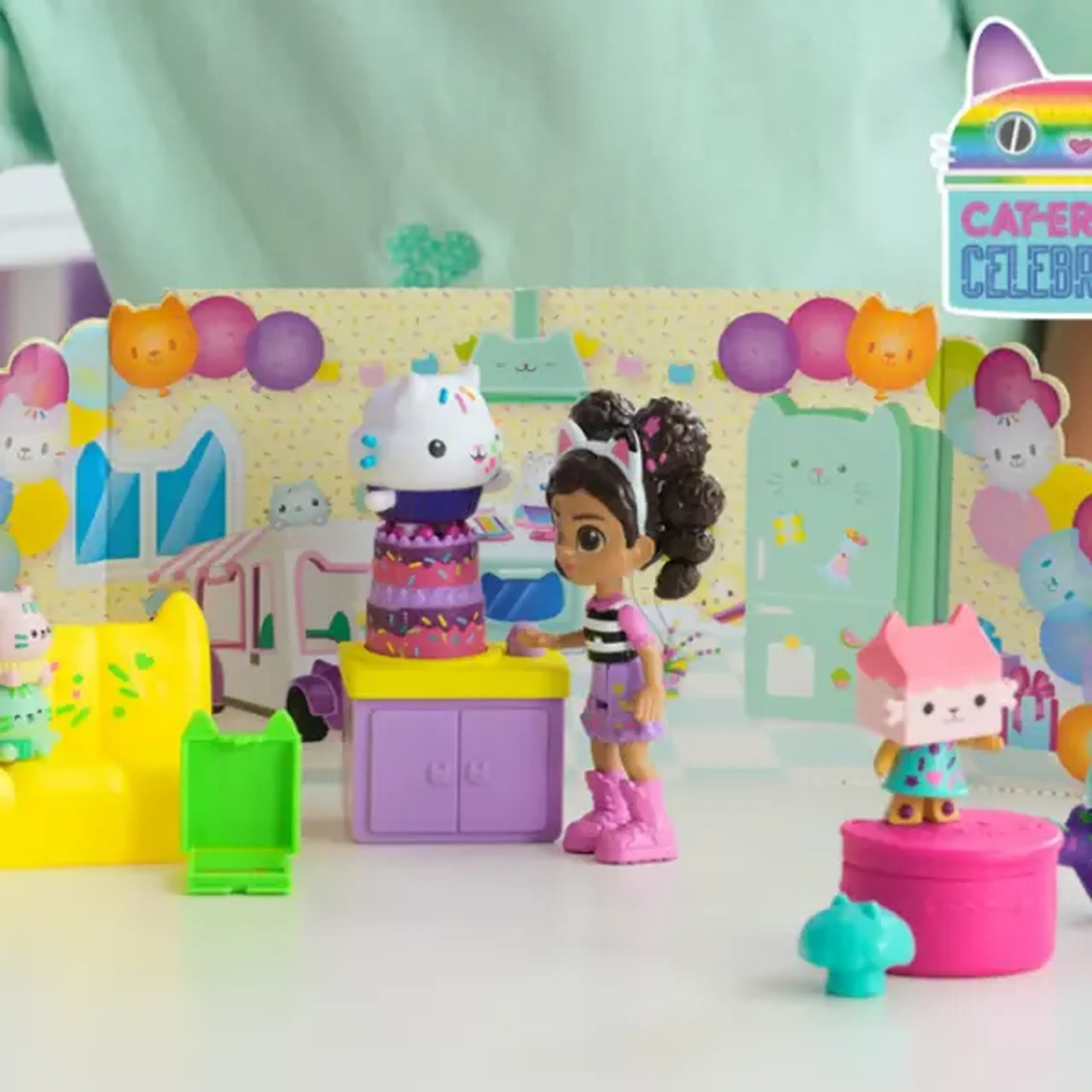 Set de figurine: Cadou aniversar Brioșel, seria "Gabby’s Dollhouse"