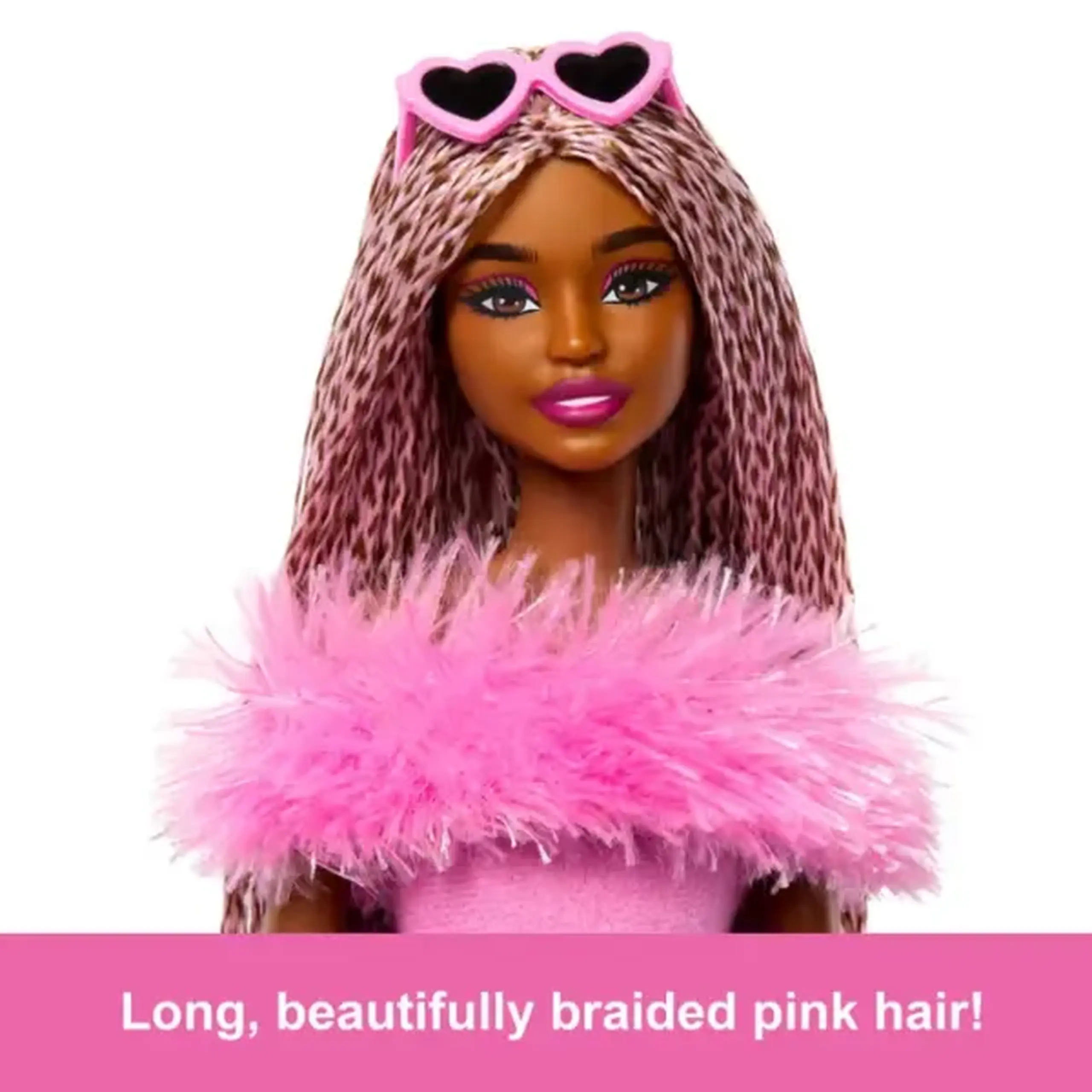 Păpușa Barbie "Fashionistă într-un costum roz"