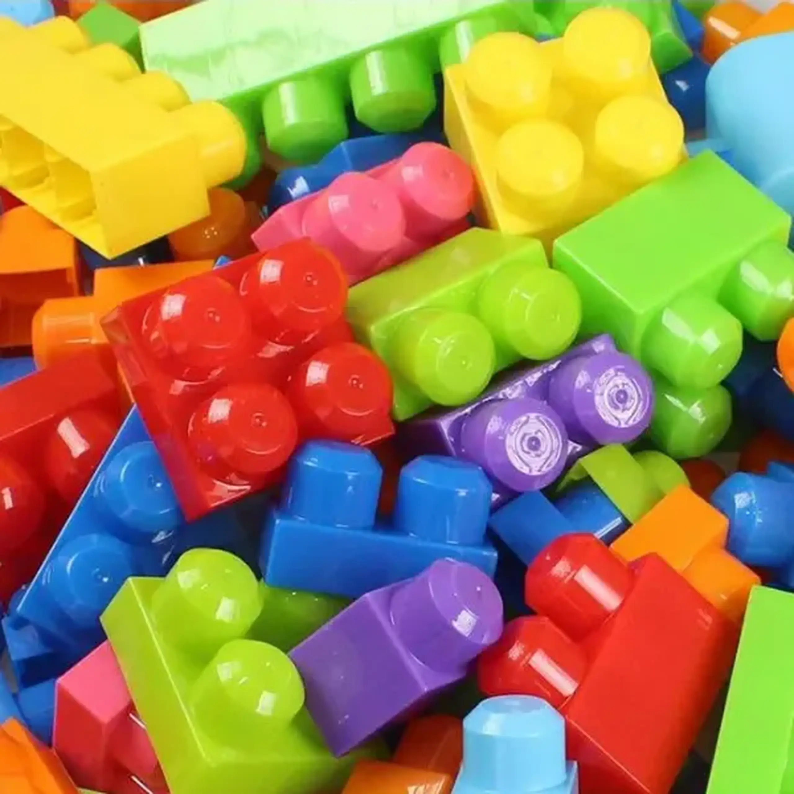 Set de construcție Găleată cu blocuri strălucitoare "Play Blox", 133 piese