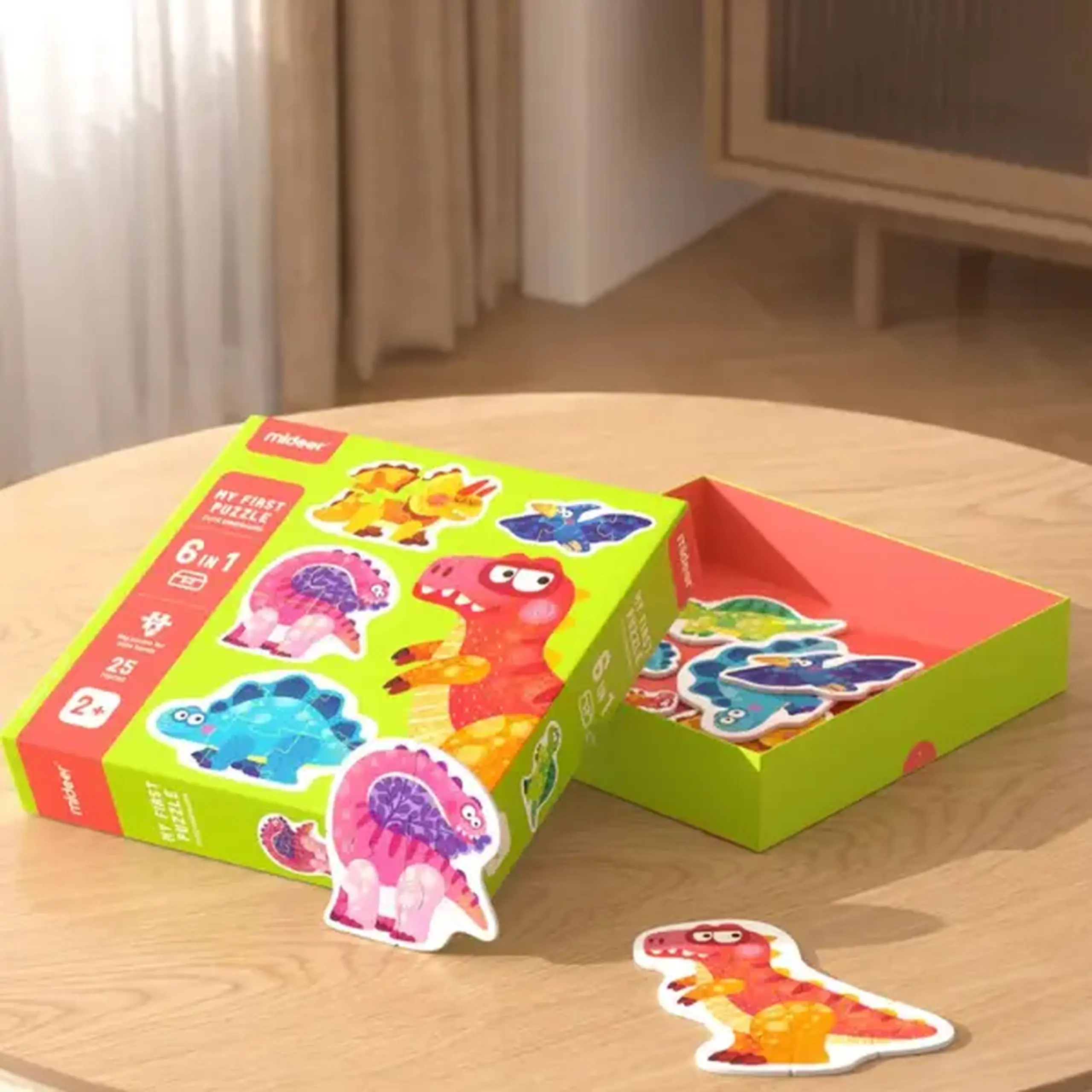 Primul puzzle „Dinozauri drăguți”