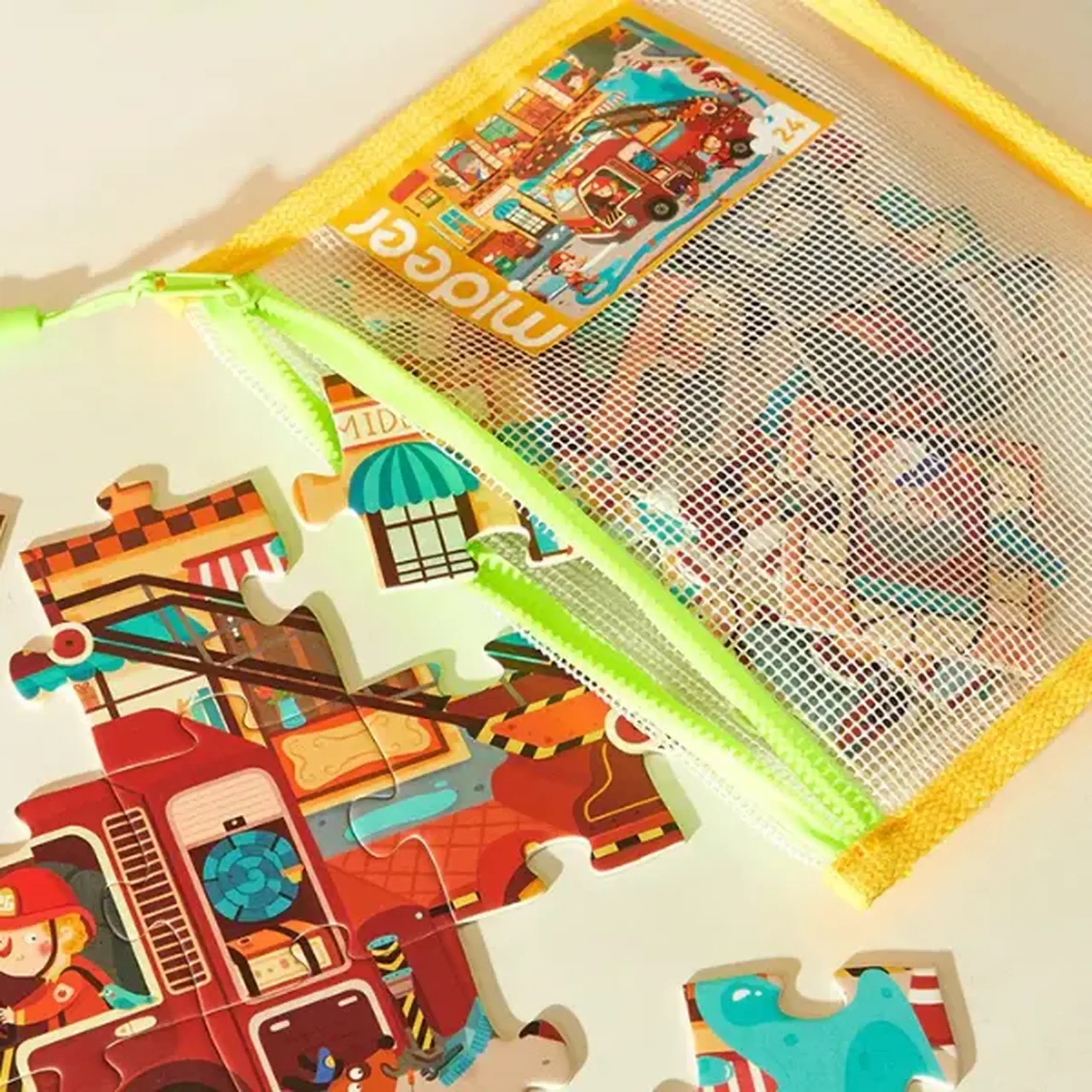 Seria de puzzle-uri "Lumea Dinozaurilor", 3 în 1, nivelul 4