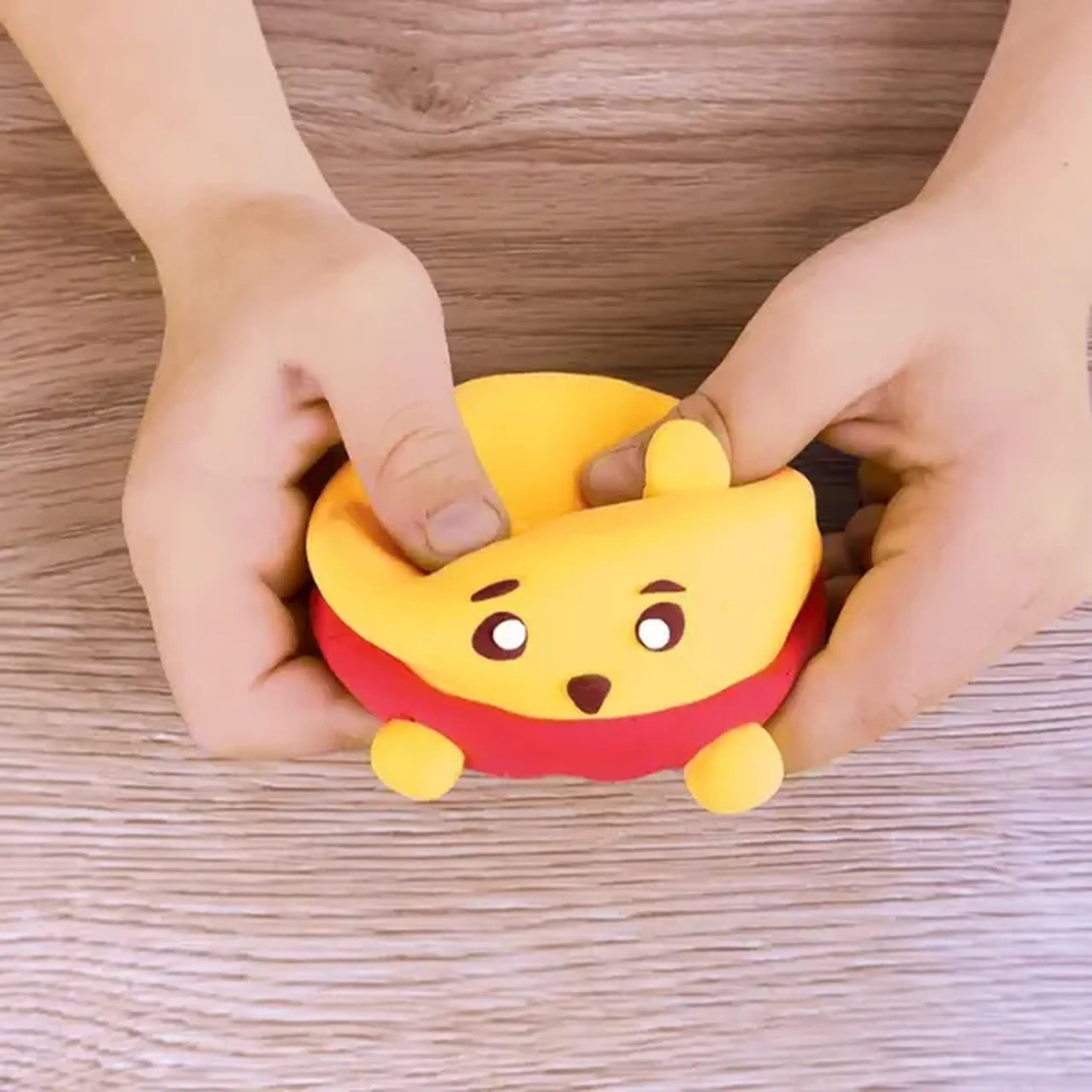 Set de plastilină aerată Air Clay „Squishy: Winnie the Pooh”, 6 buc. a câte 5 g.