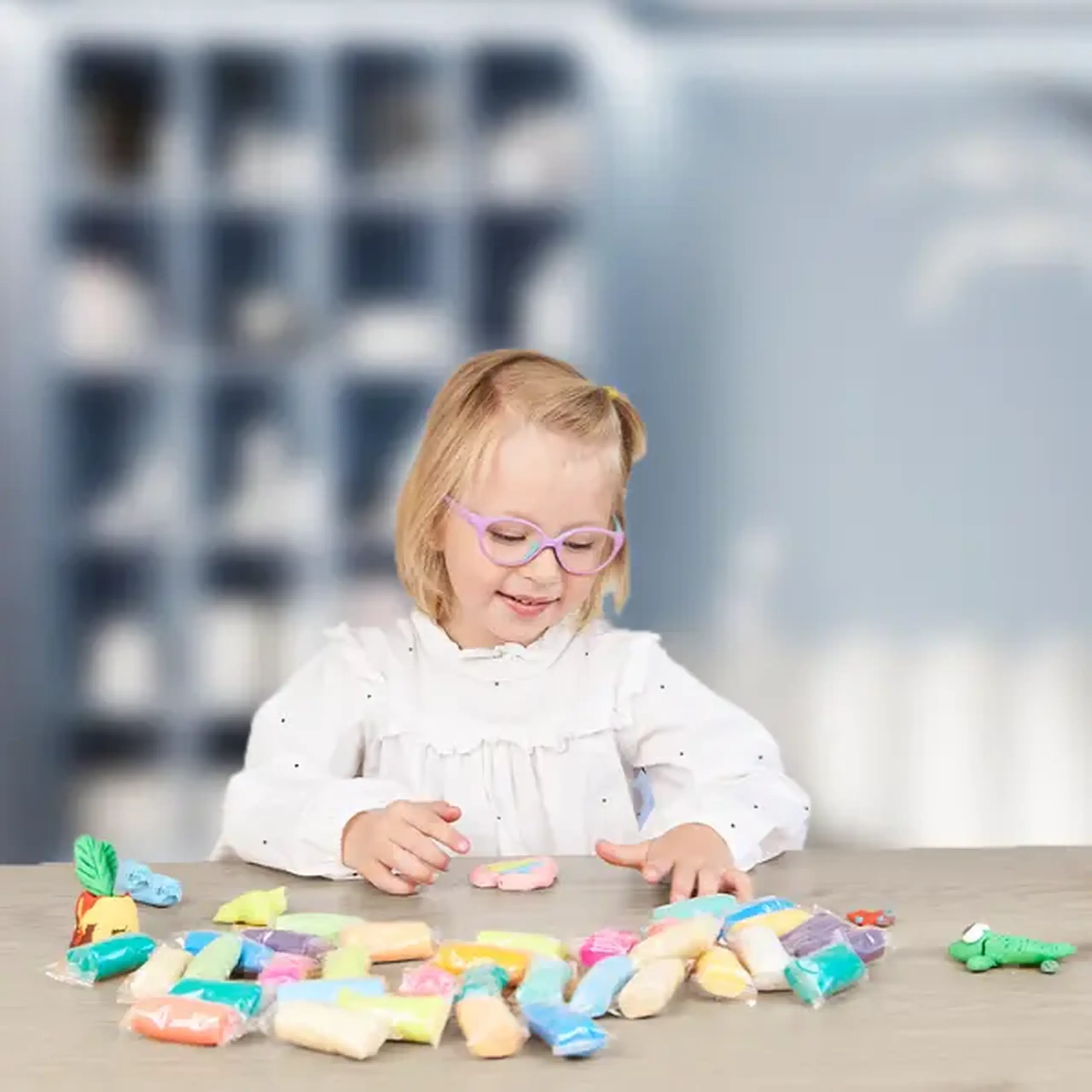Aluat pentru modelare Play Dough, 24 culori x 15 g.