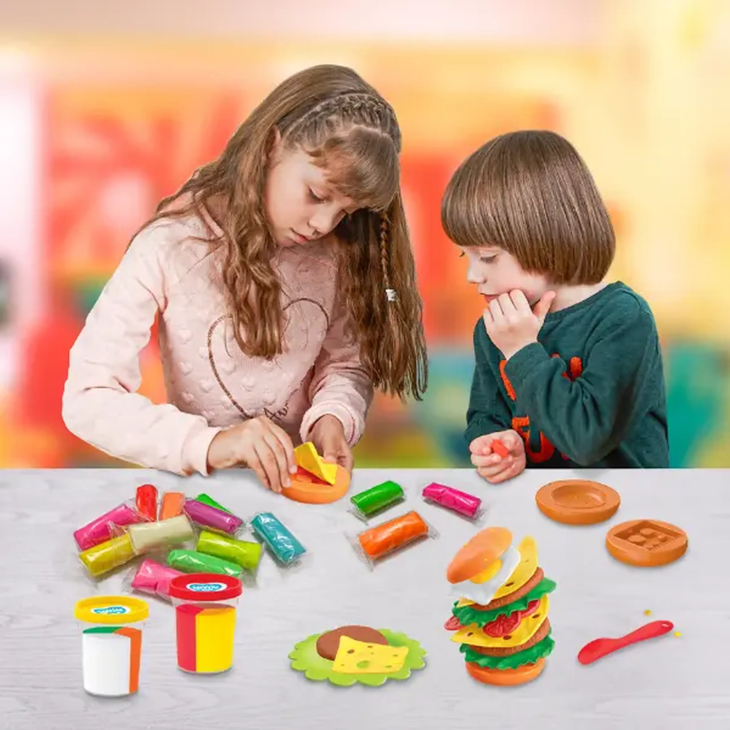 Set de aluat pentru modelare Play Dough „Burger”