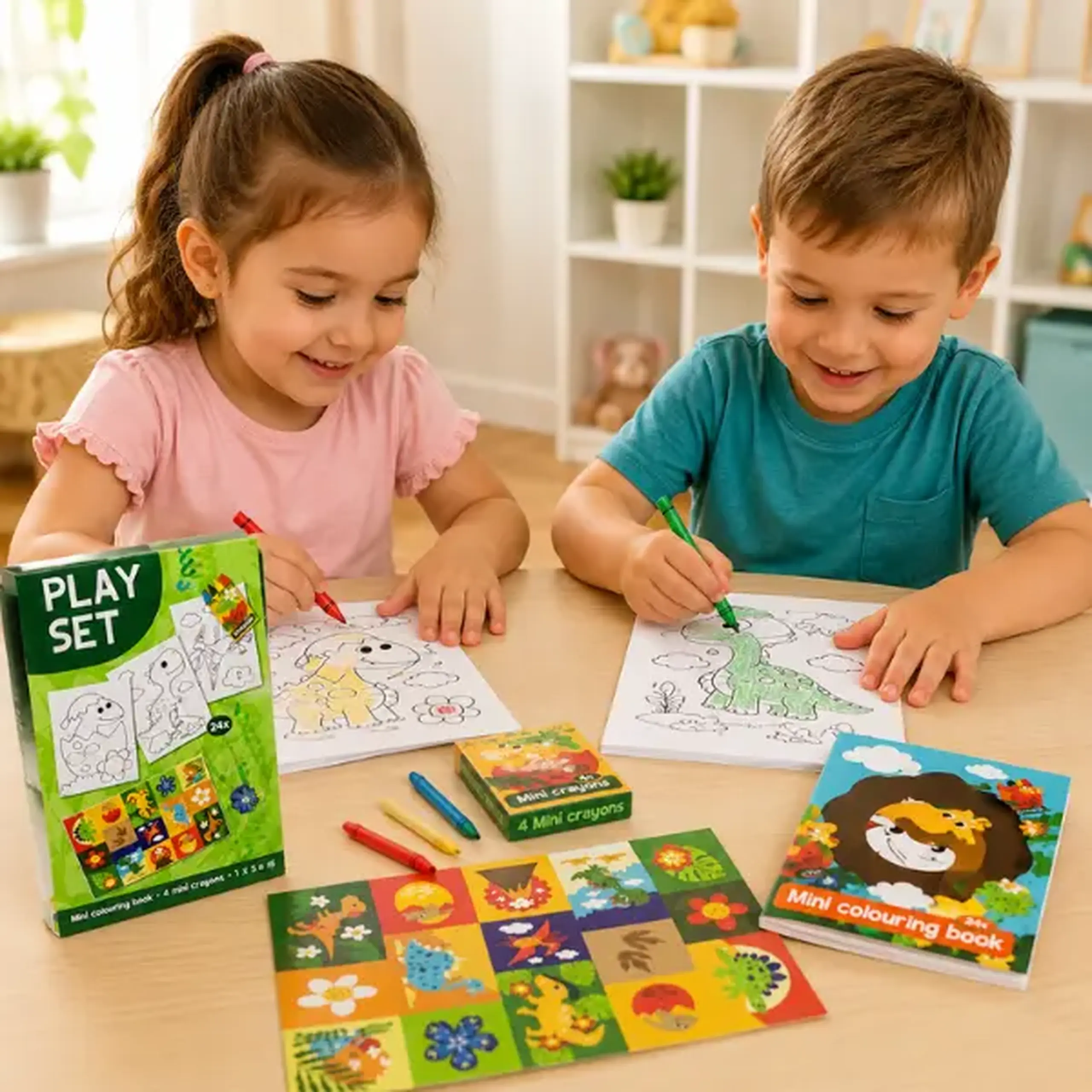 Set creativ "Dinozauri" cu carte de colorat, stickere și creioane cerate