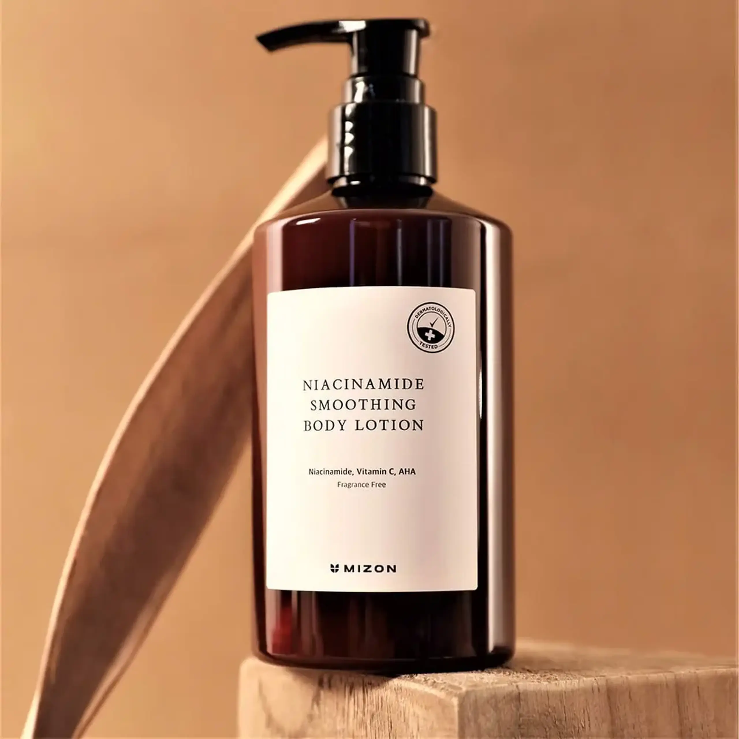 Loțiune pentru corp cu niancinamidă contra pigmentației Mizon Niacinamide Smoothing Body Lotion 300ml
