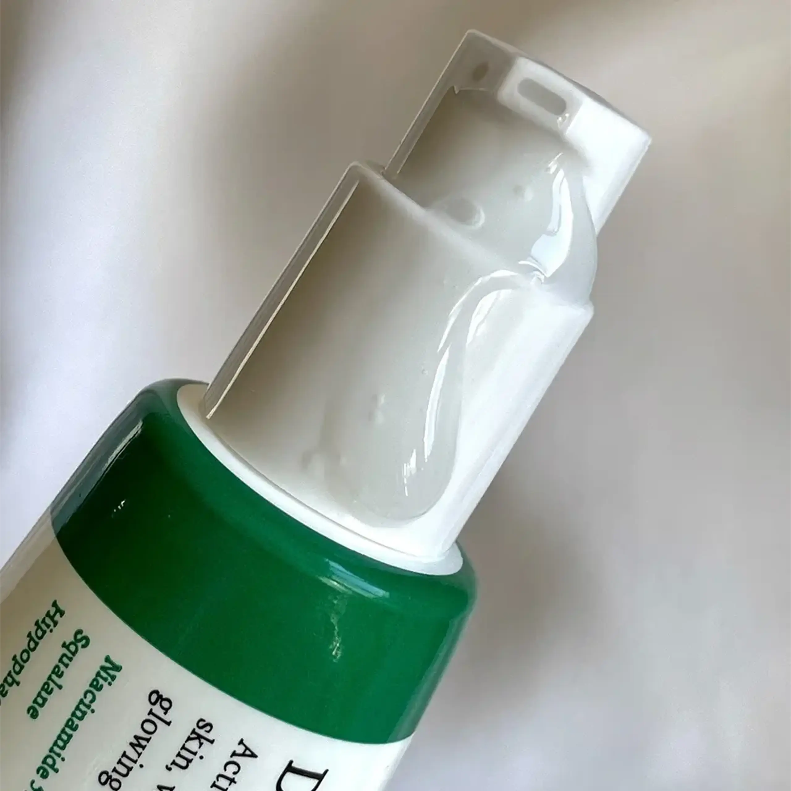 Ser pentru luminarea petelor pigmentate cu 5% niacinamidă AXIS-Y Dark Spot Correcting Glow Serum 50ml