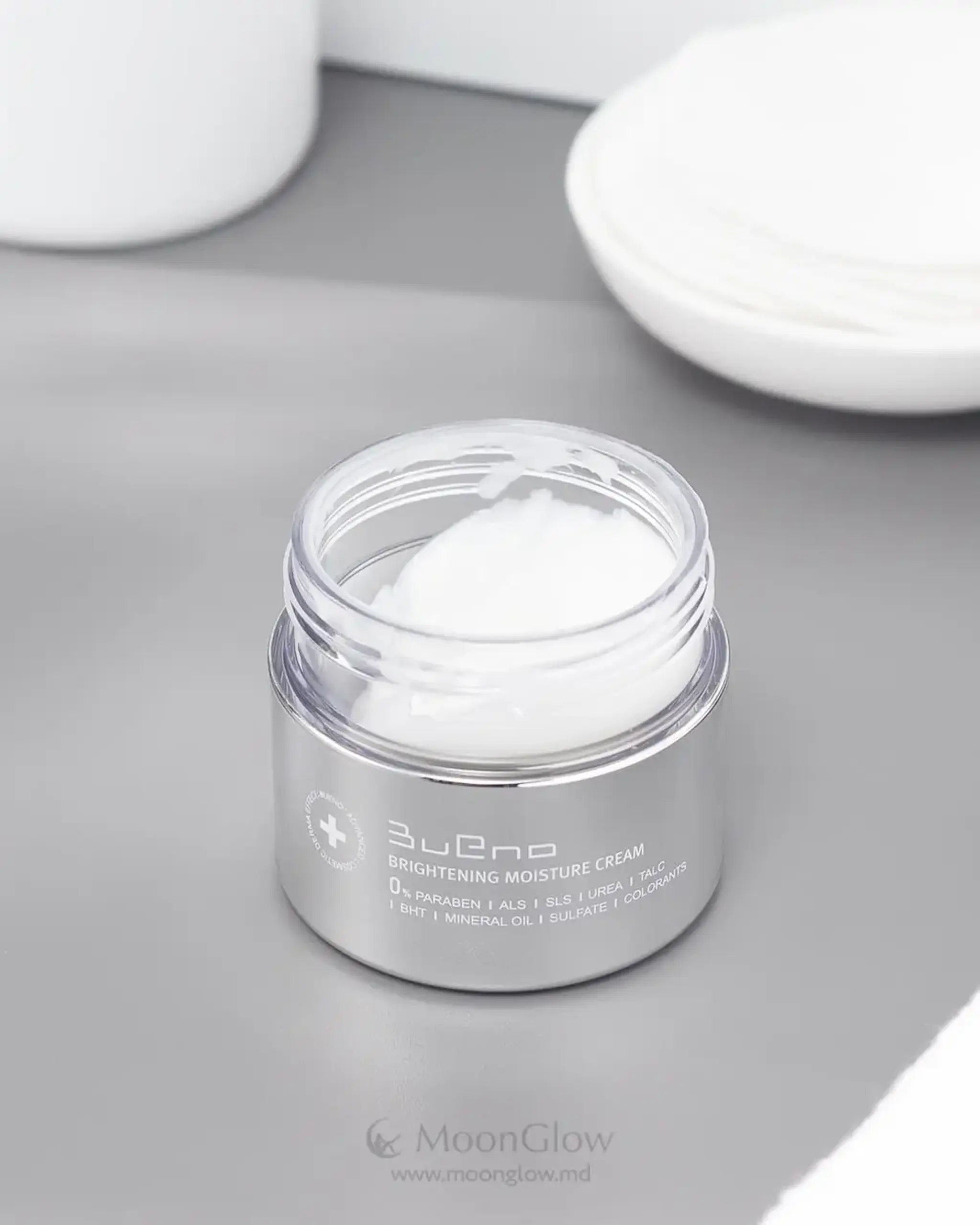 Cremă premium pentru uniformizarea tonului feței cu trufe negre Bueno Brightening Moisture Cream 80g