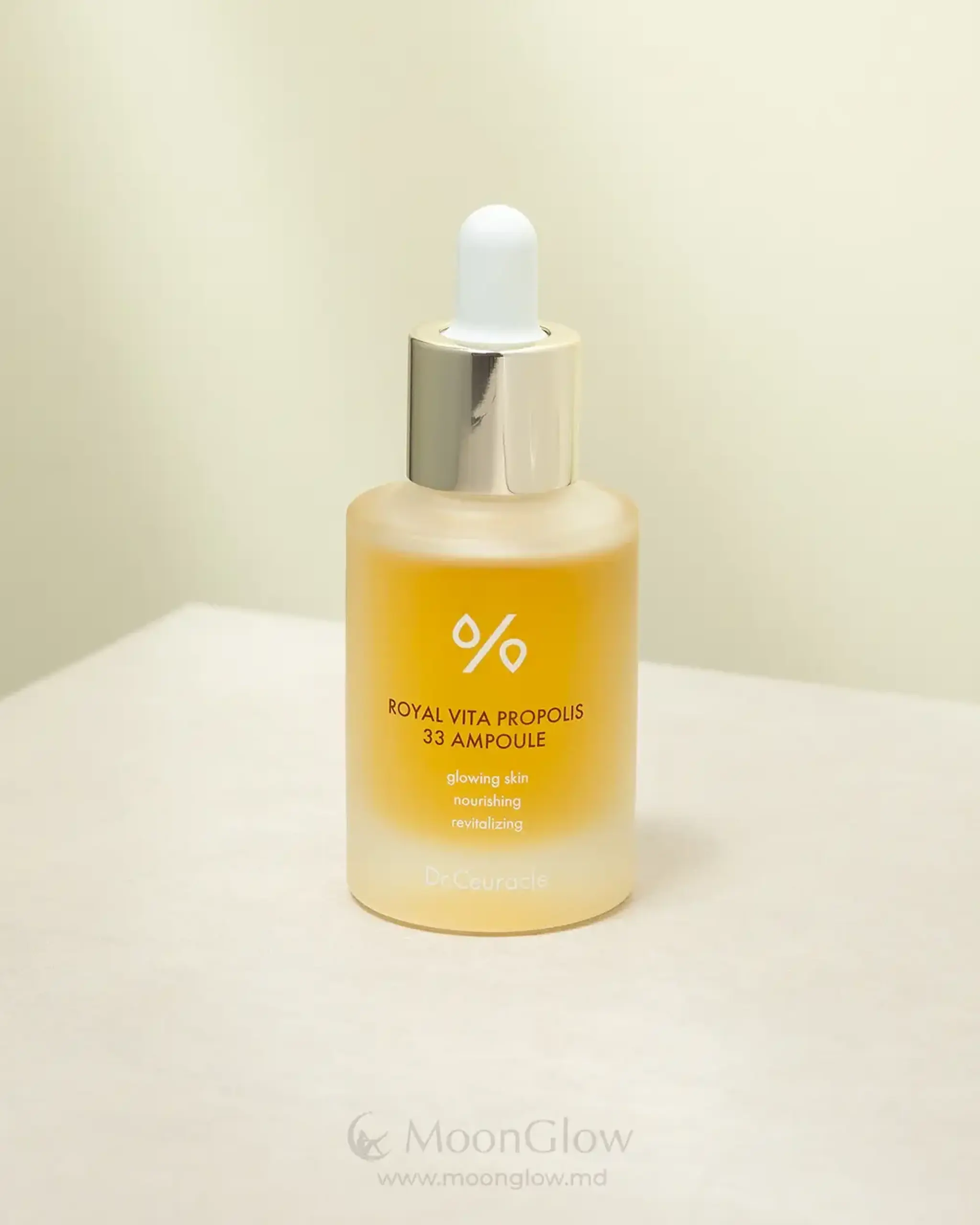 Fiolă de propolis pentru îmbunătățirea tonusului pielii Dr. Ceuracle Royal Vita PROPOLIS 33 Ampoule 30 ml